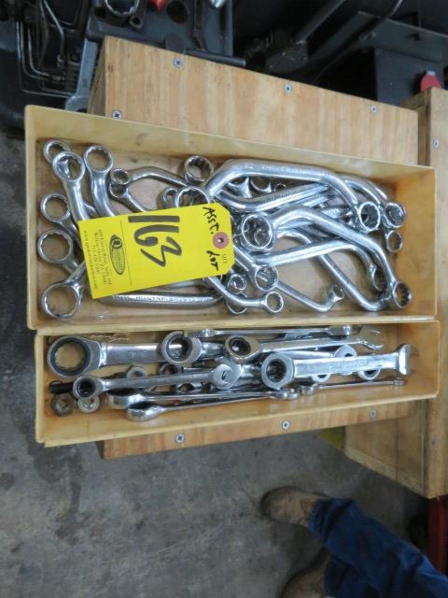 ASSORTED ANGLE & RATCHET WRENCHES