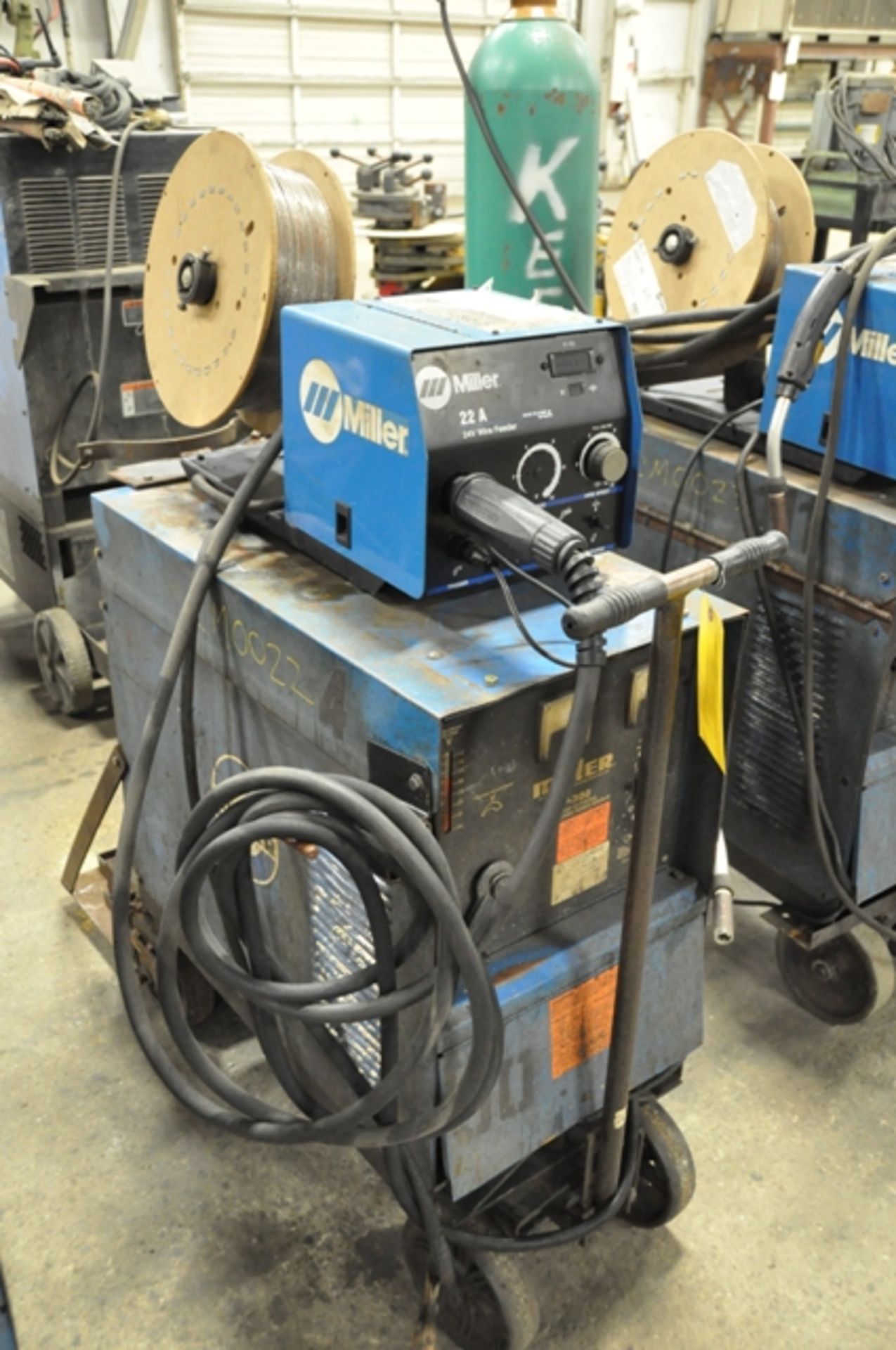 MILLER MIG WELDER, MODEL CP-300, SN. JF963723 WITH MILLER 22A WIRE FEEDER SN. MB1600(2002), MIG - Image 2 of 5