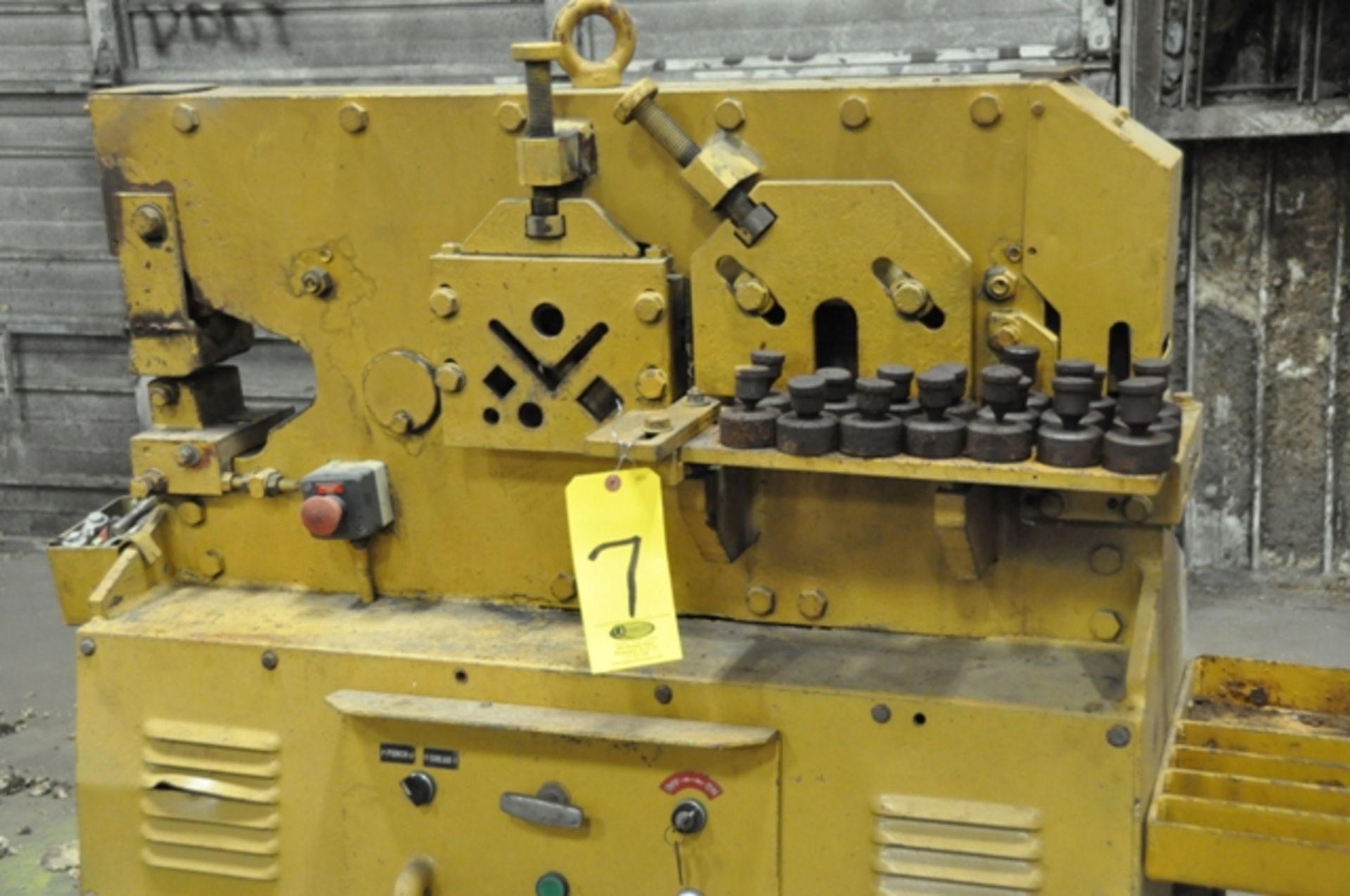 GEKA HYDRAULIC IRON WORKER, SN. 723, MODEL MINICROP, CAPACITY 3" X 3" X 5/16", 45 TON WITH - Image 2 of 5