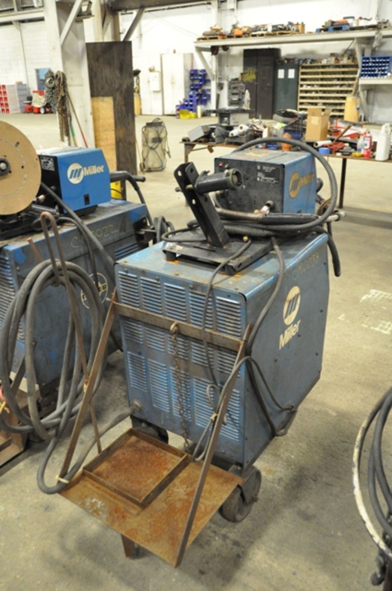 MILLER MIG WELDER, SN. KE703246(1995), MODEL DELTA WELD 300 WITH MILLER 22A WIRE FEEDERS, SN. - Image 4 of 5