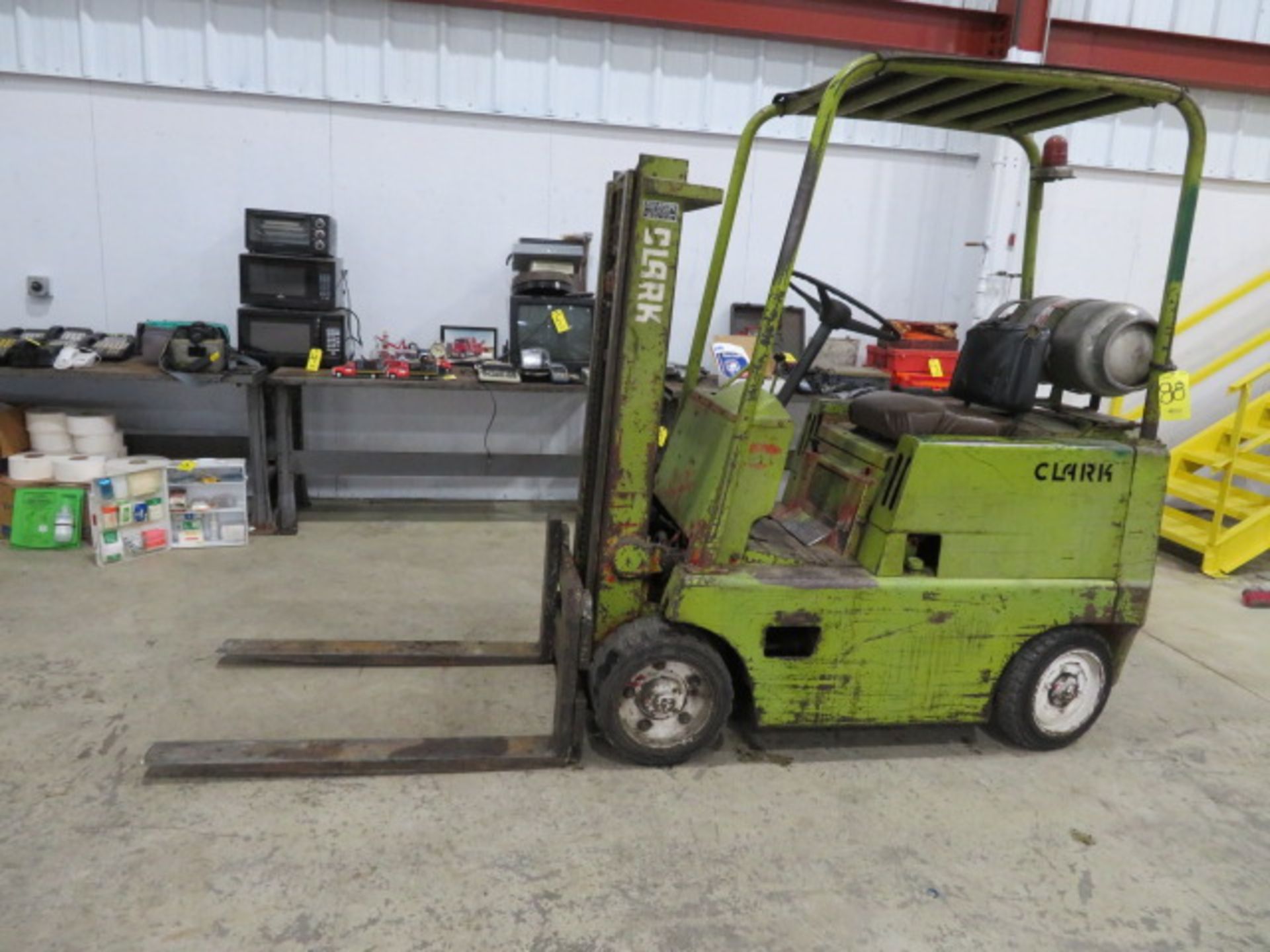 CLARK LP CUSHION TIRE FORK LIFT, EST. 4000 CAP., 2-STAGE MAST, TANK NOT INCLUDED (LOCATED IN