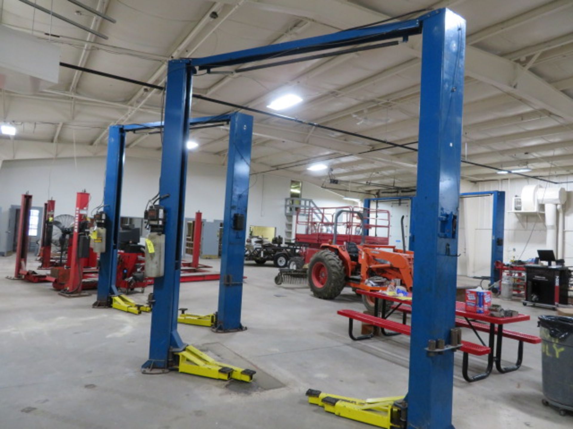 BEN PEARSON TUBEMASTER 9000 AI 9000 LB 2-POST SYMMETRICAL LIFT (LOCATED IN LUMBERTON,NJ)