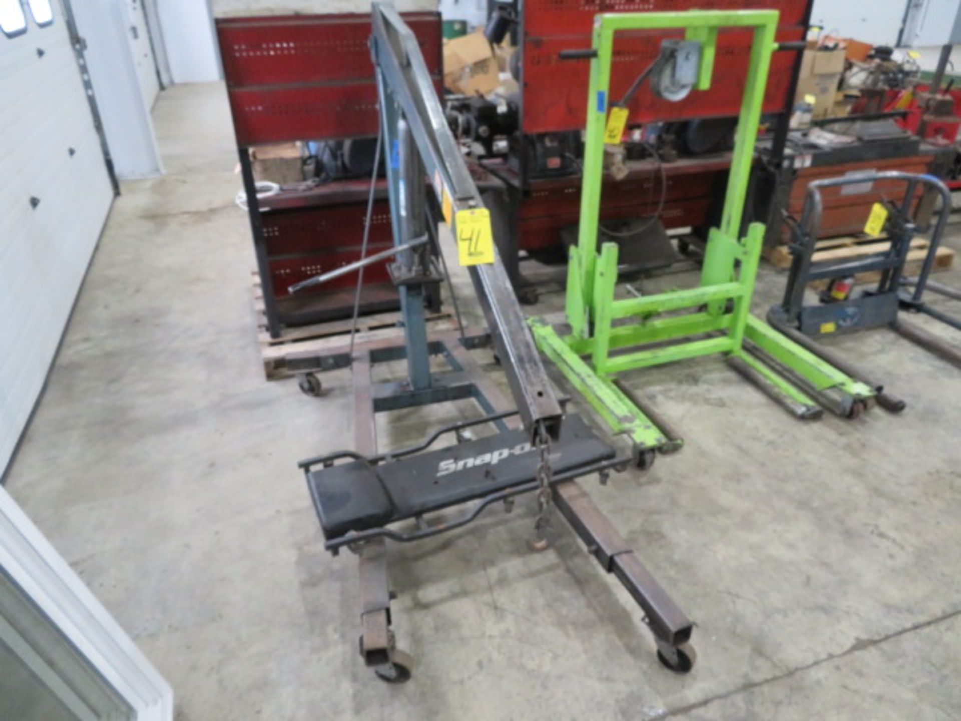 TRISTAR 8 TON LONG STROKE HYDRAULIC SHOP JACK & CREEPER (LOCATED IN LUMBERTON,NJ)