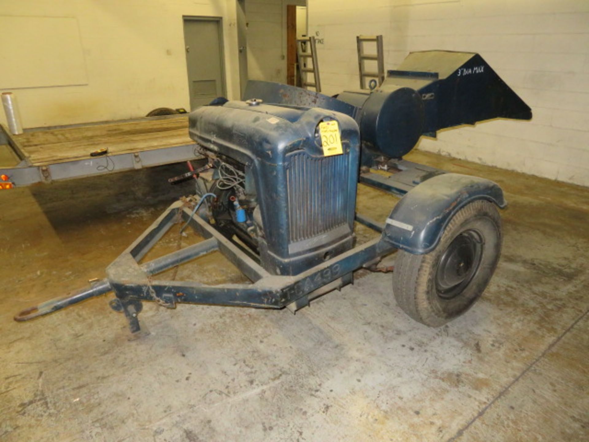 PORTABLE CHIPPER W/FORD GAS ENGINE (LOCATED IN MOORESTOWN, NJ)