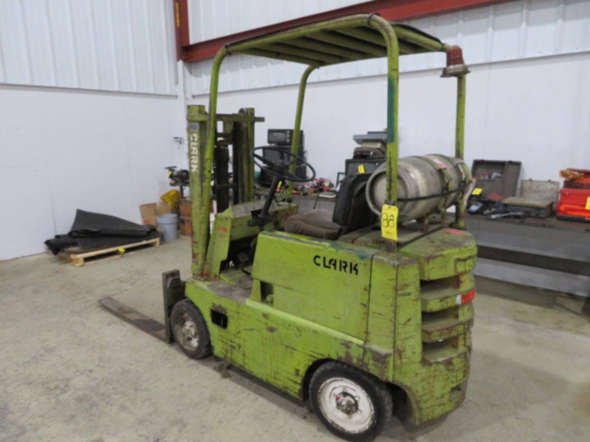 CLARK LP CUSHION TIRE FORK LIFT, EST. 4000 CAP., 2-STAGE MAST, TANK NOT INCLUDED (LOCATED IN - Image 4 of 4