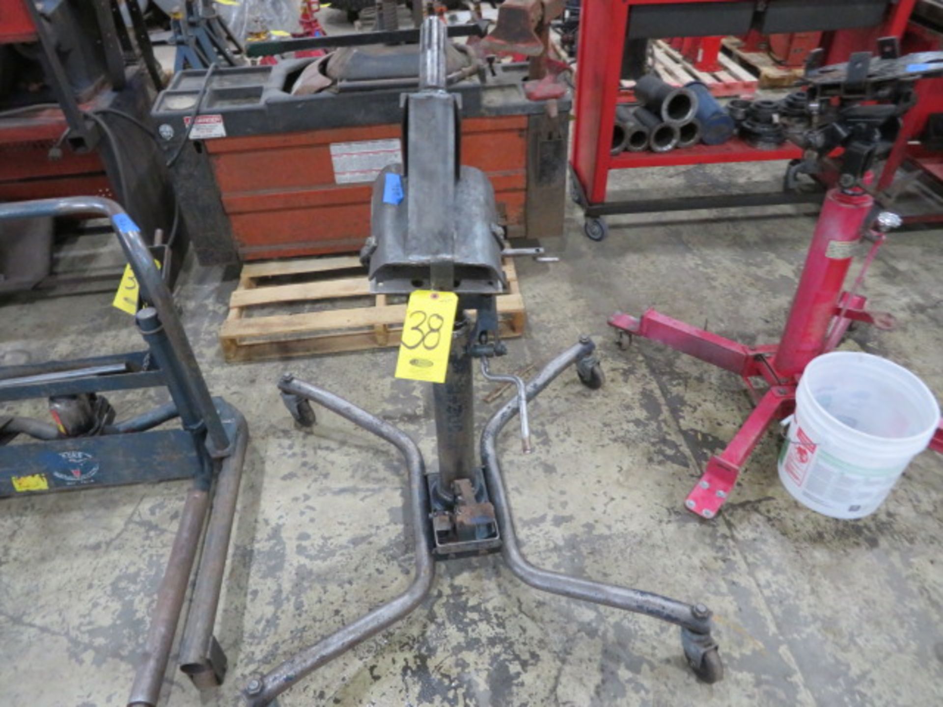 1/4 TON PORTABLE TRANSMISSION JACK (LOCATED IN LUMBERTON,NJ)