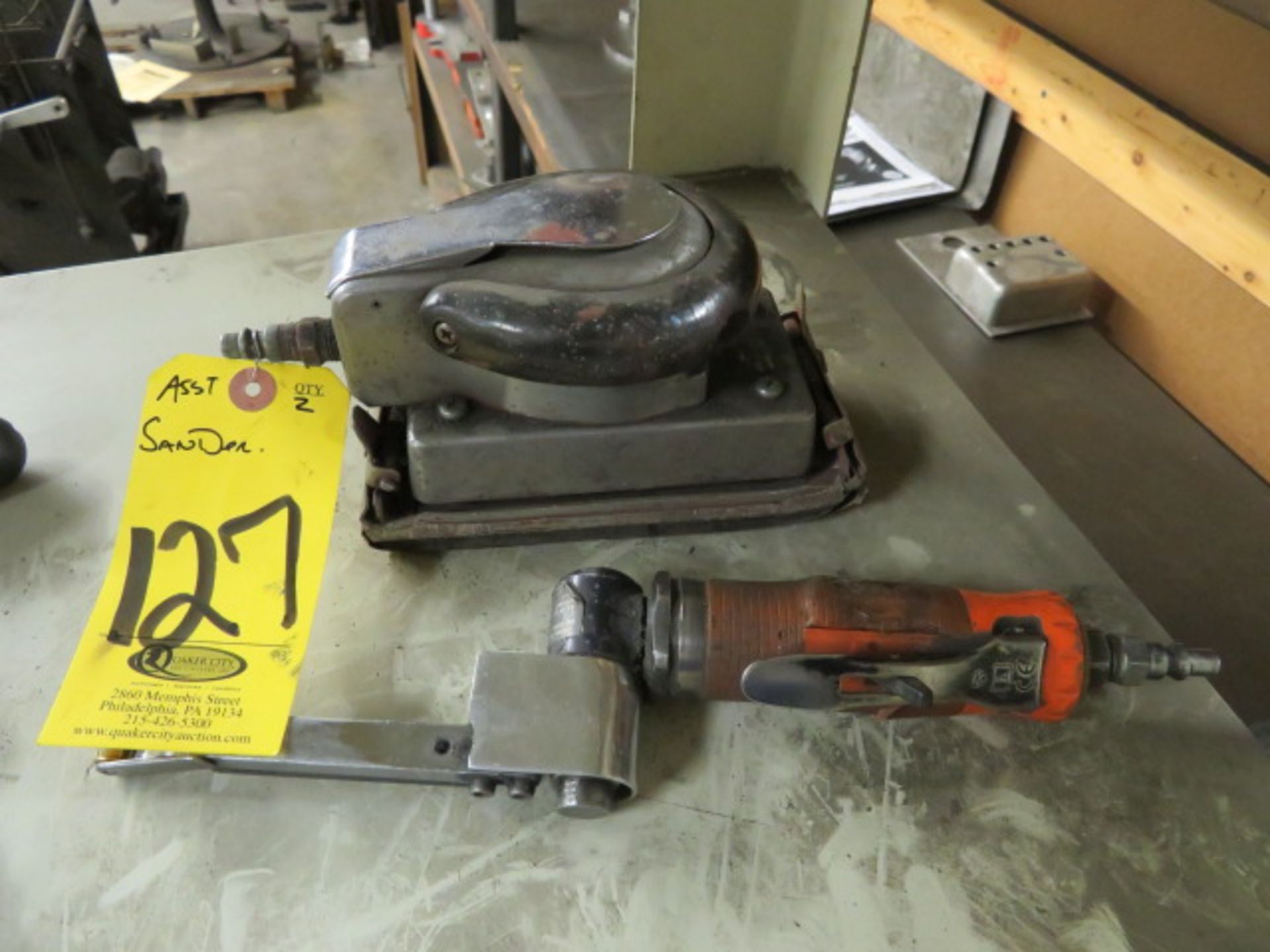 (1) PALM AND SMALL BELT SANDER