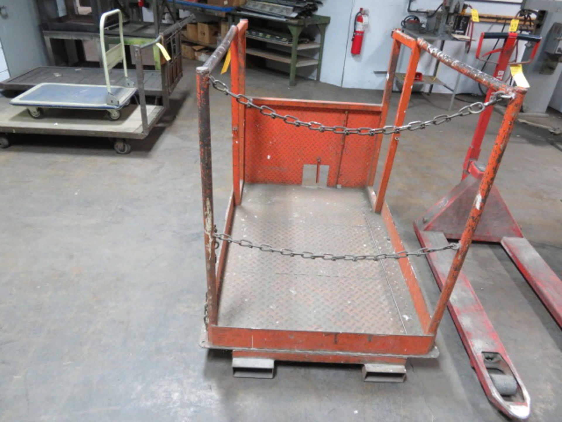 MAN LIFT PLATFORM W/FORK POCKETS