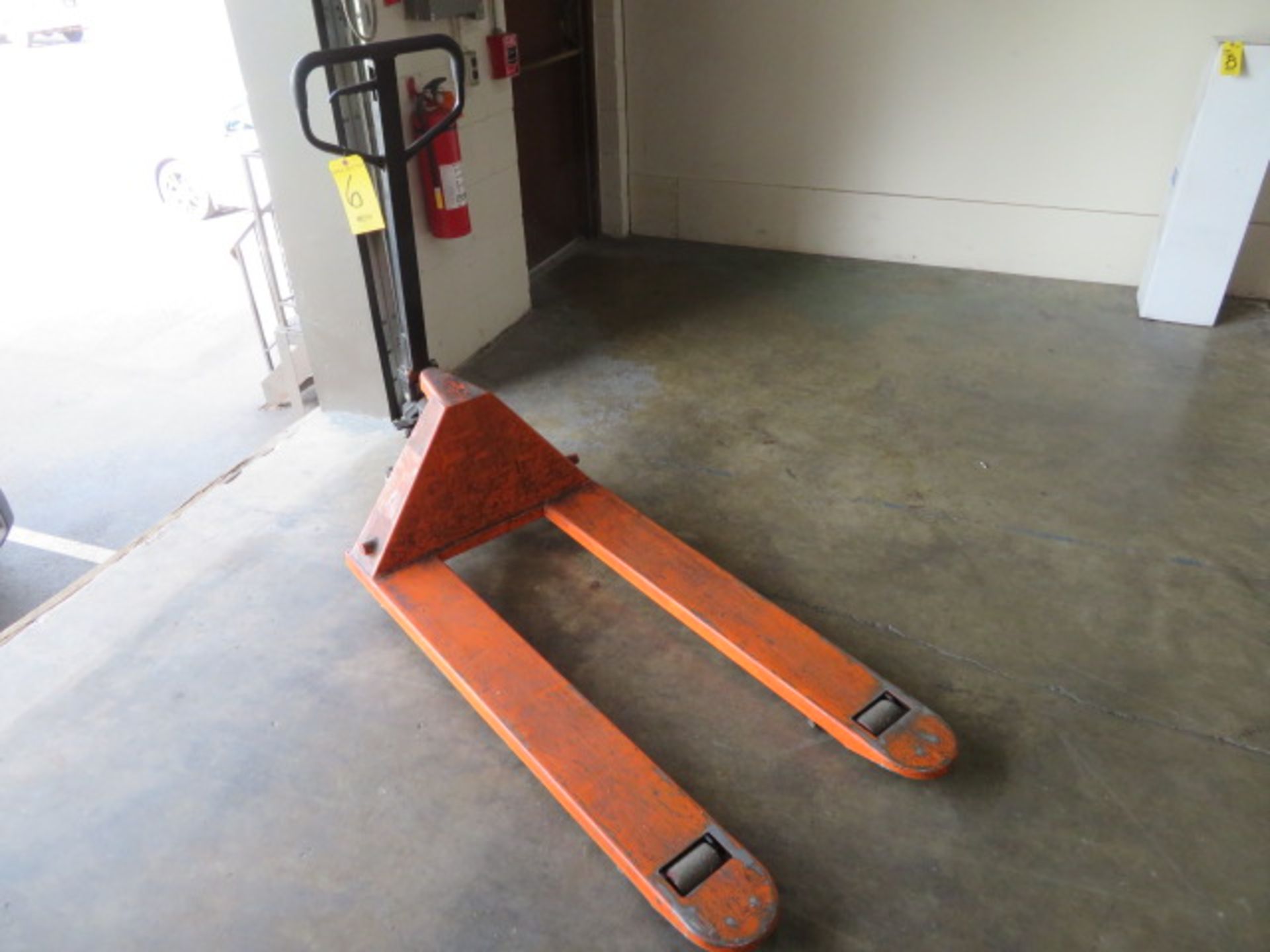 5500LB CAP. HYDRAULIC PALLET JACK