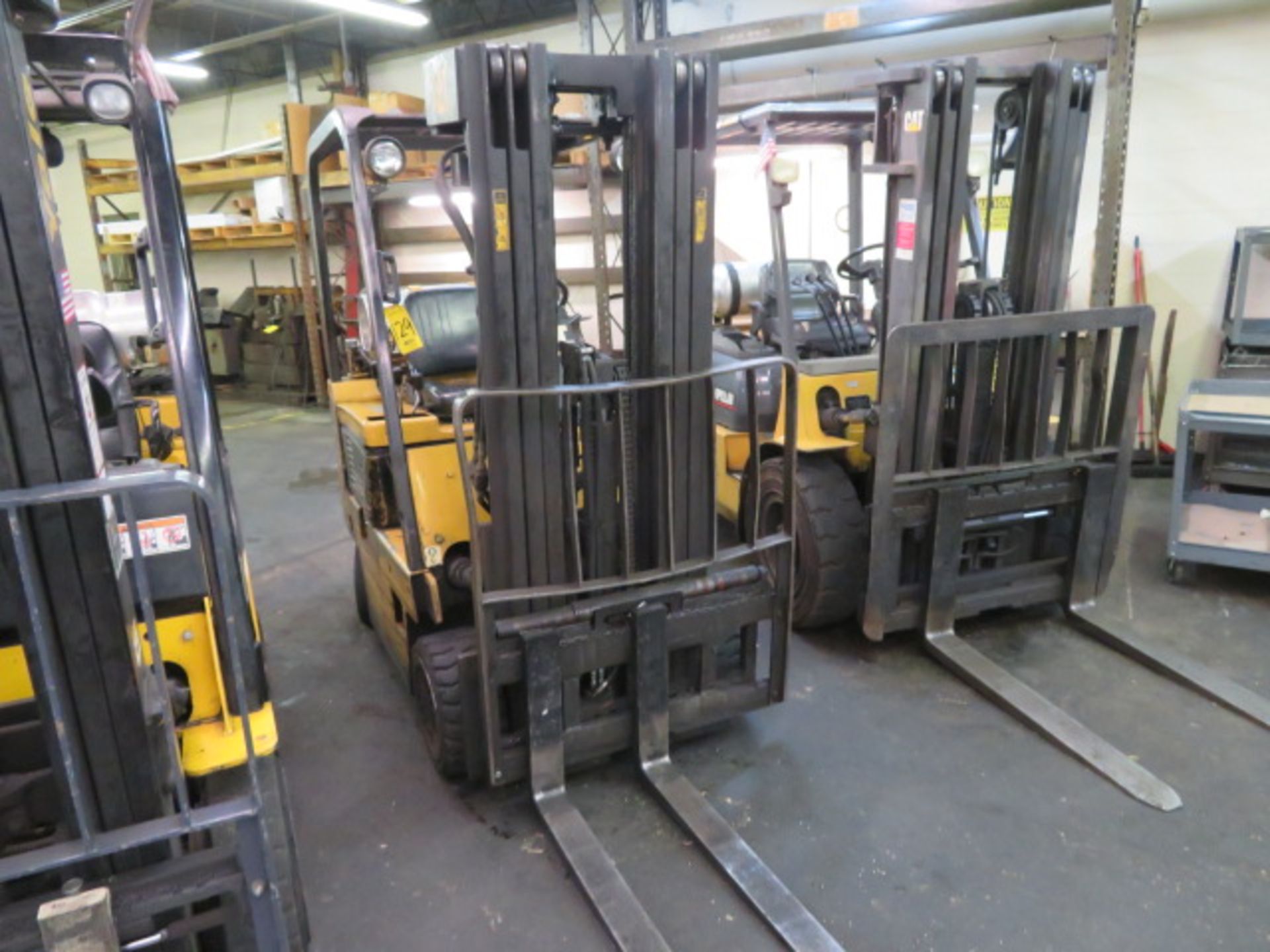 CATERPILLAR T50E LP CUSHION TIRE FORK LIFT, S/N 2ND01030, 5000LBS CAP., LIFT TO 173 IN., SIDE - Image 2 of 3