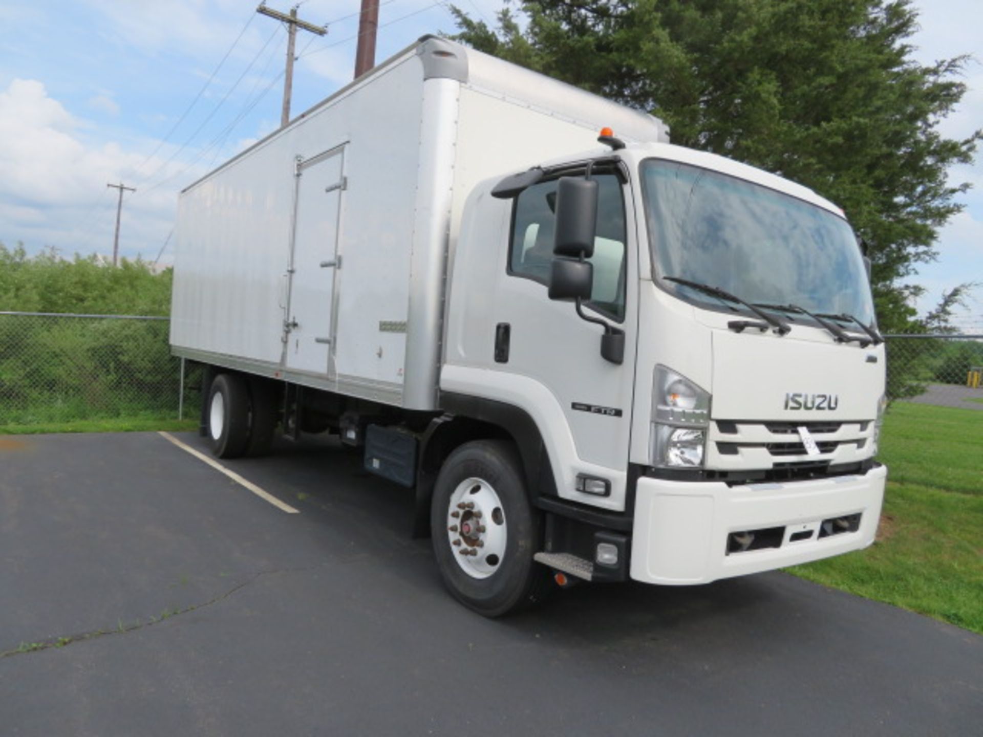 2018 ISUZU FTR Turbo Diesel Single Axle Box Truck, VIN 54DK6S165JSG01348, 5.2 L 215 HP, ALLISON - Image 2 of 12