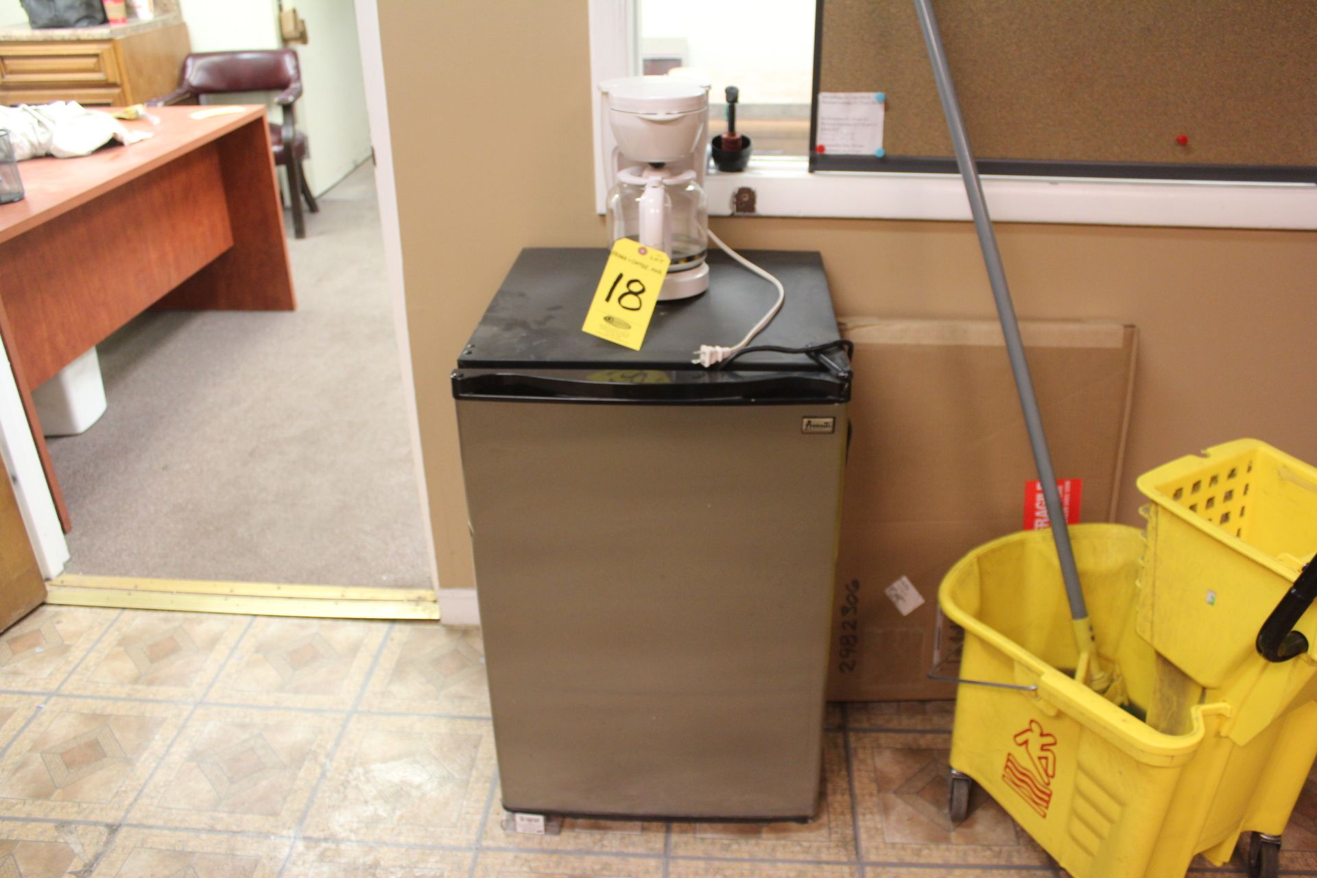 COFFEE MAKER AND MINI FRIDGE