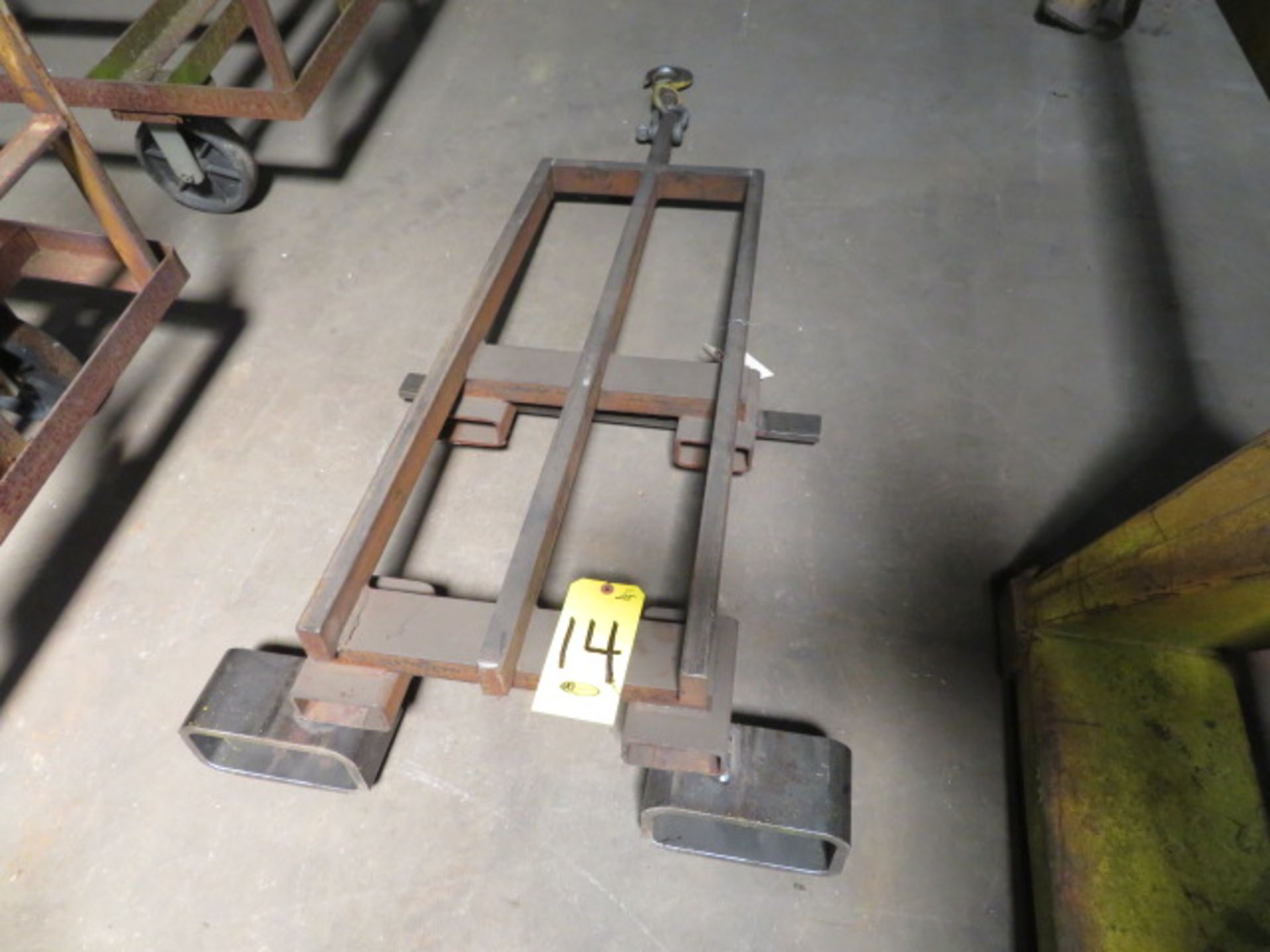 ATTACHMENT FOR A STACKER LIFT