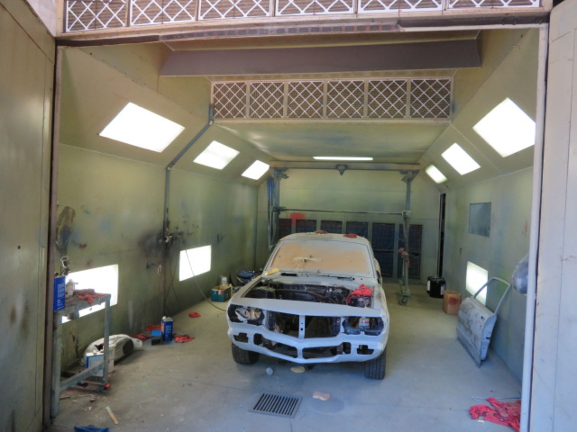 DEVILBISS 24 FT. X 14 FT. X 8 FT-11 IN. DRIVE-IN PAINT SPRAY BOOTH, REAR EXHAUST - Image 3 of 7