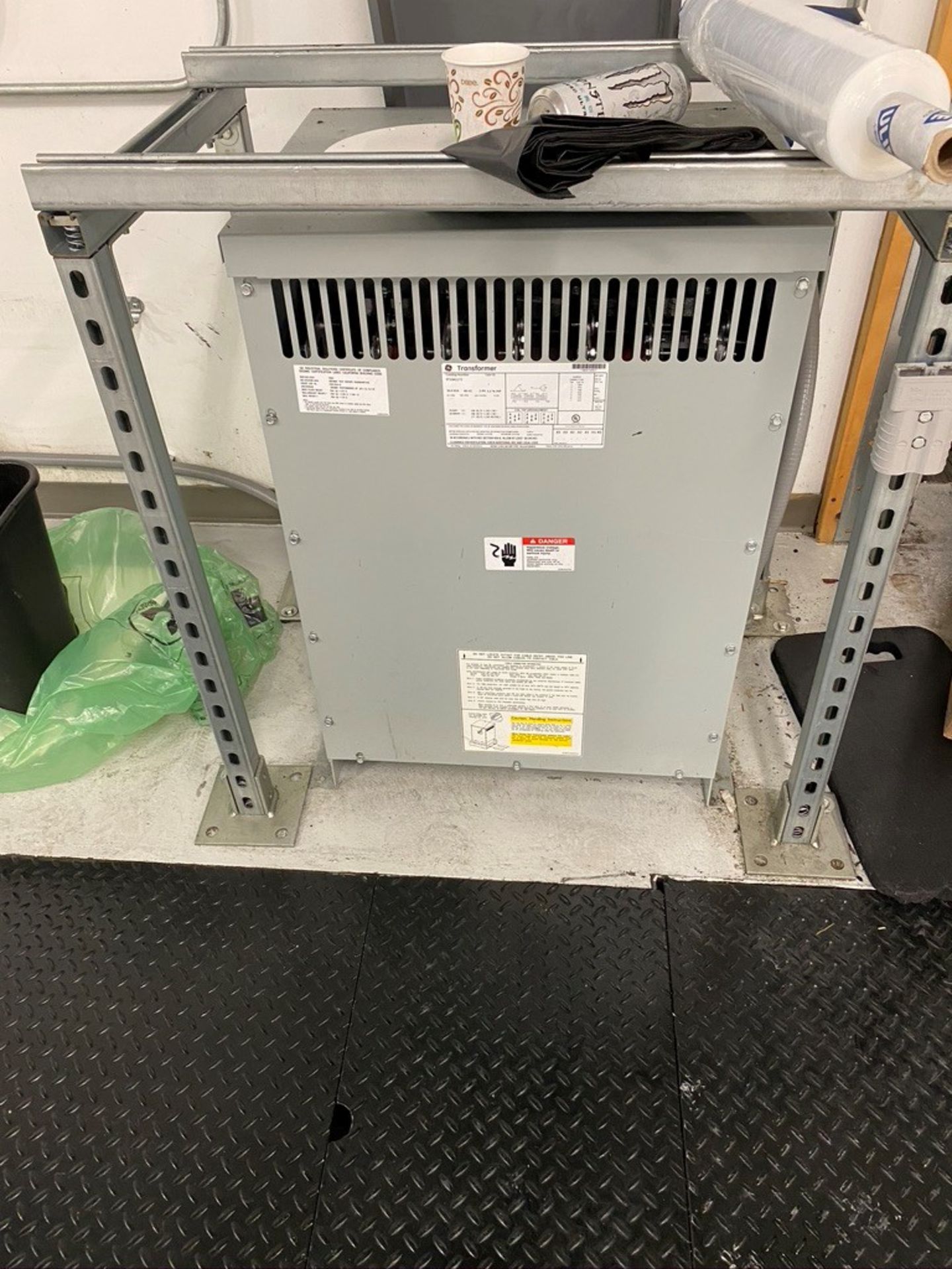 GE TYPE QL TRANSFORMER, 30 KVA, PRIMARY 480V SECONDARY 480V/277V