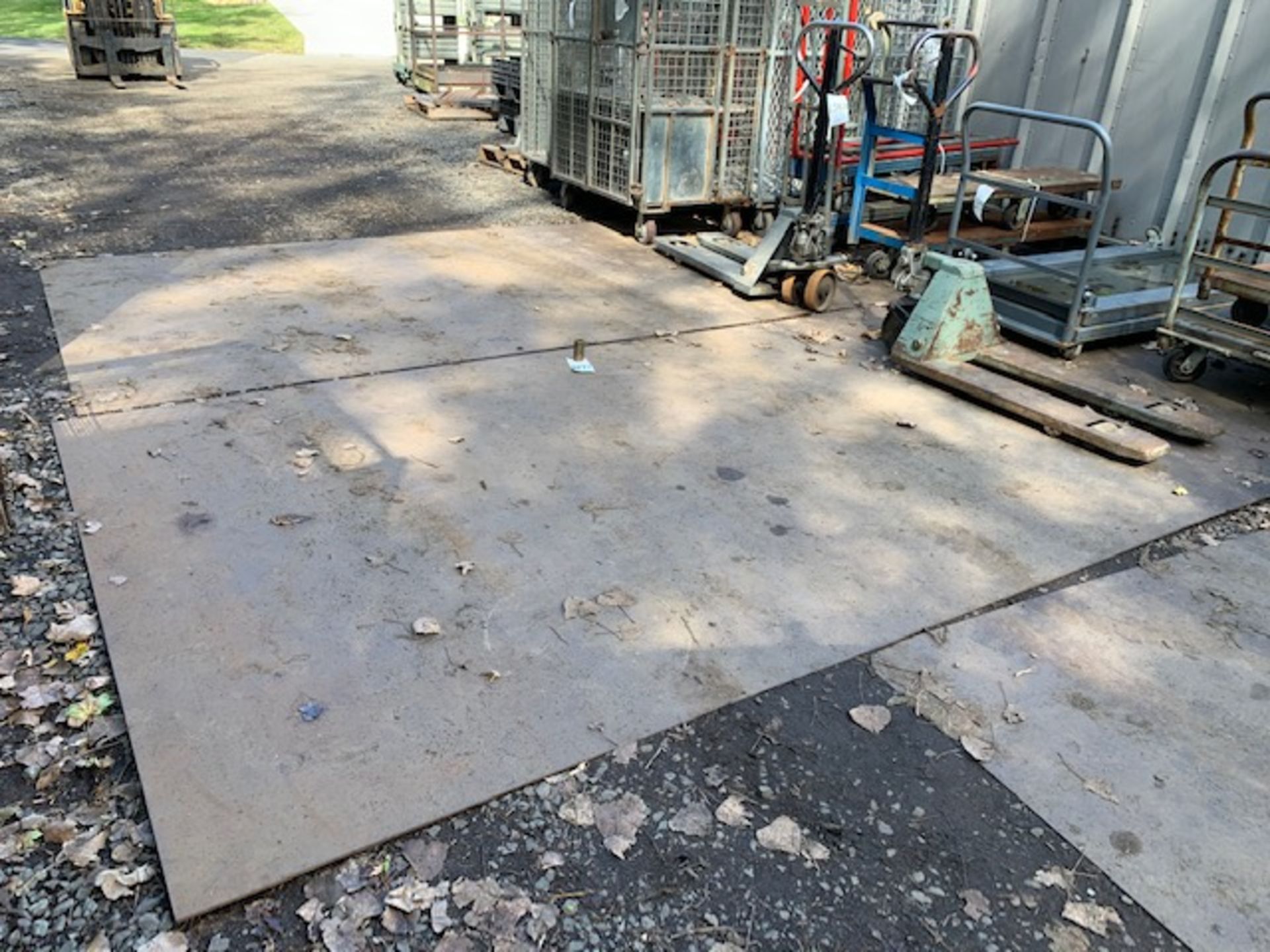 STEEL PLATES ON GROUND AND ABOVE CONTAINERS (LOTS 1422 AND 1431) - Image 2 of 5