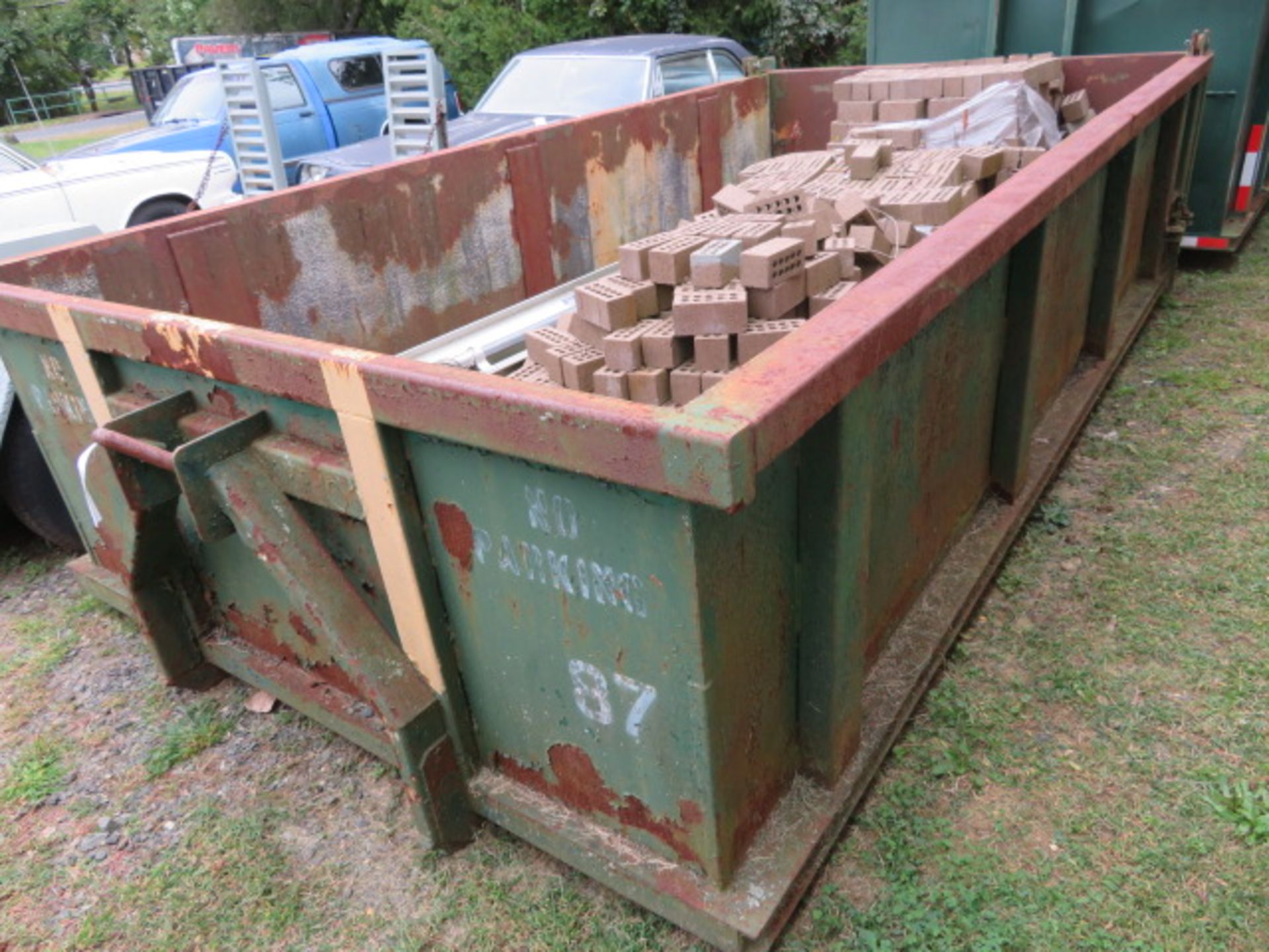 10 CU. YD. HOOK LIFT CONTAINER W/BRICK CONTENTS - Image 5 of 5