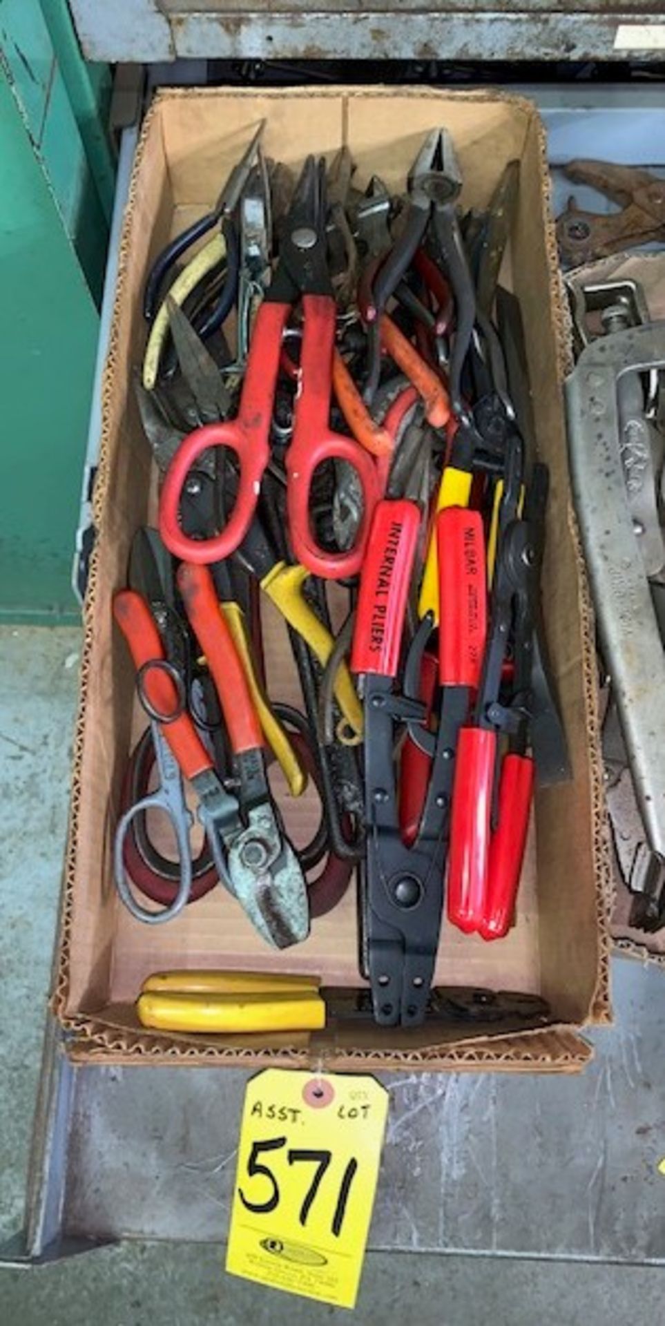 ASSORTED WIRE SNIPS, PLIERS AND CRIMPERS (3RD SHELF OF LOT 554 - RIGHT SIDE)