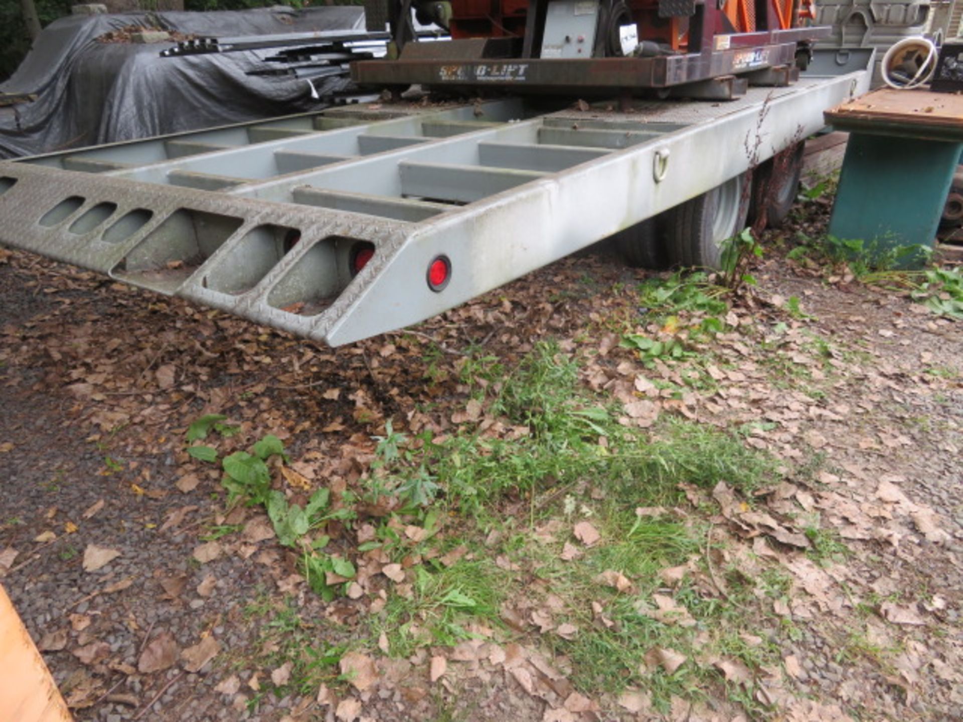 1988 EAGER BEAVER 10TXT TA HD TILT BED EQUIPMENT TRAILER, VIN 112TXT205JA100018, 25,999 LBS. GVWR - Image 2 of 2