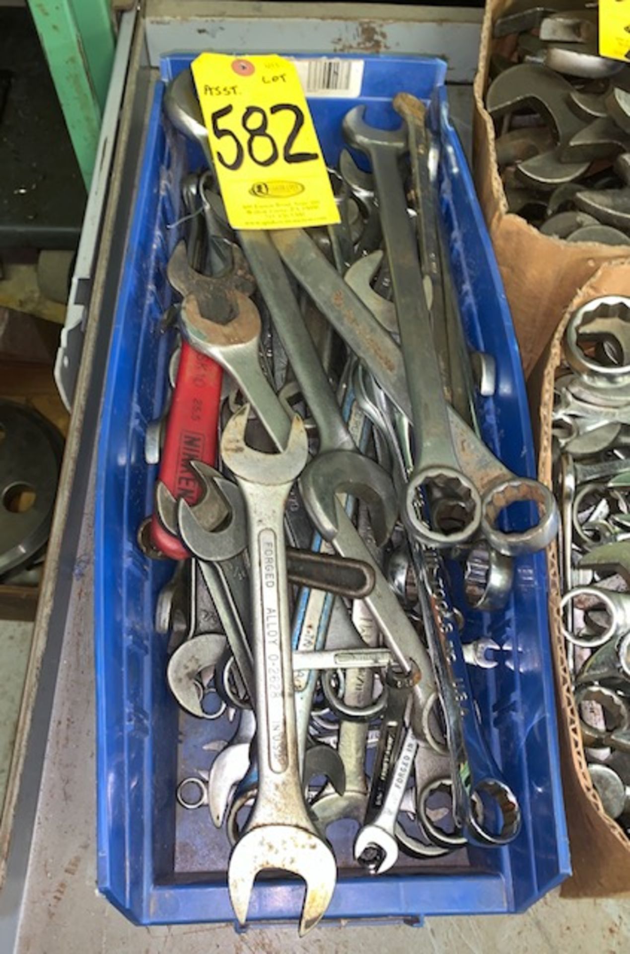 ASSORTED WRENCHES (3RD SHELF OF LOT 554 - LEFT SIDE)