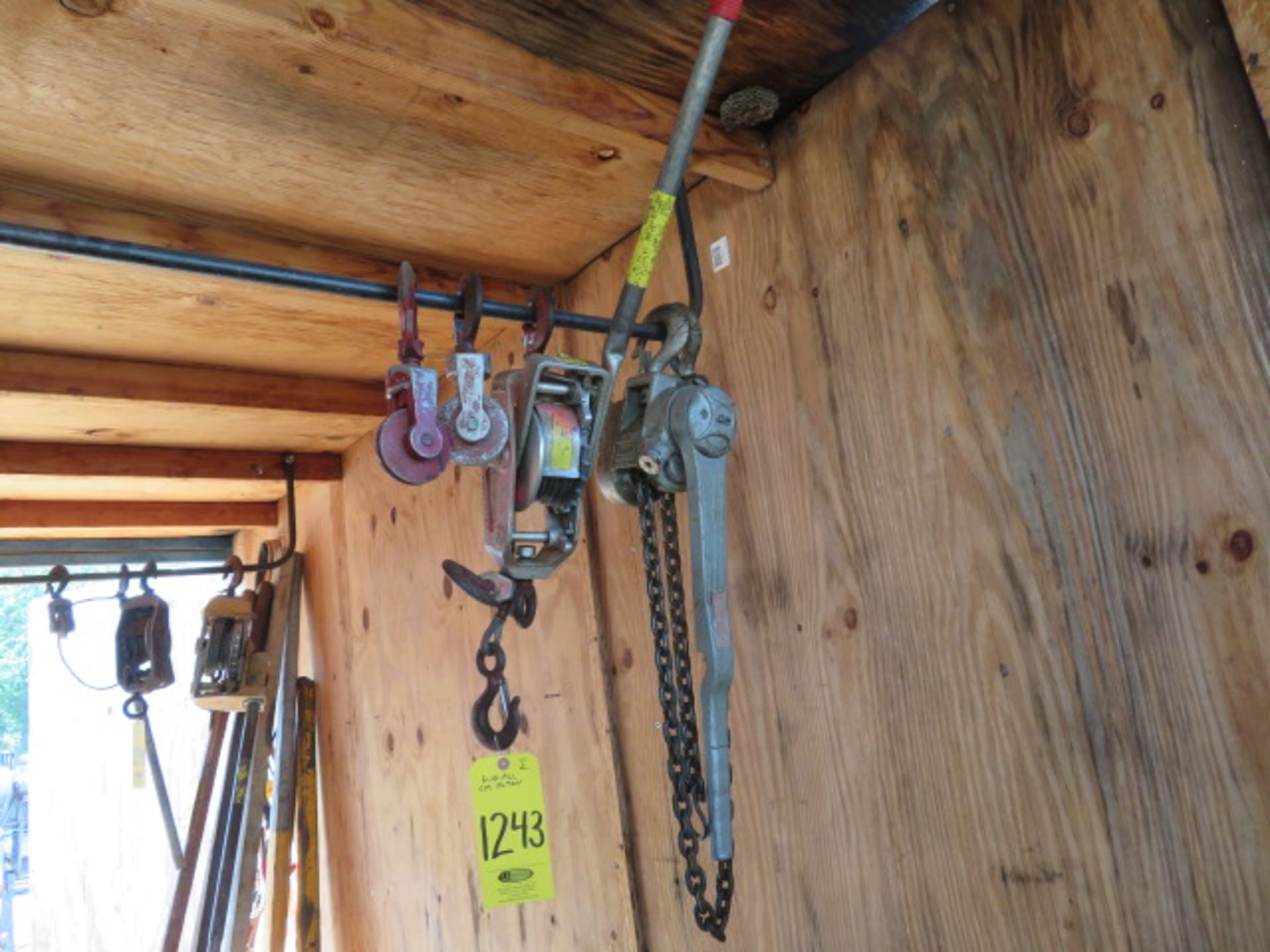 (2) HAND WINCHES AND (2) HOOKS W/SHEAVE
