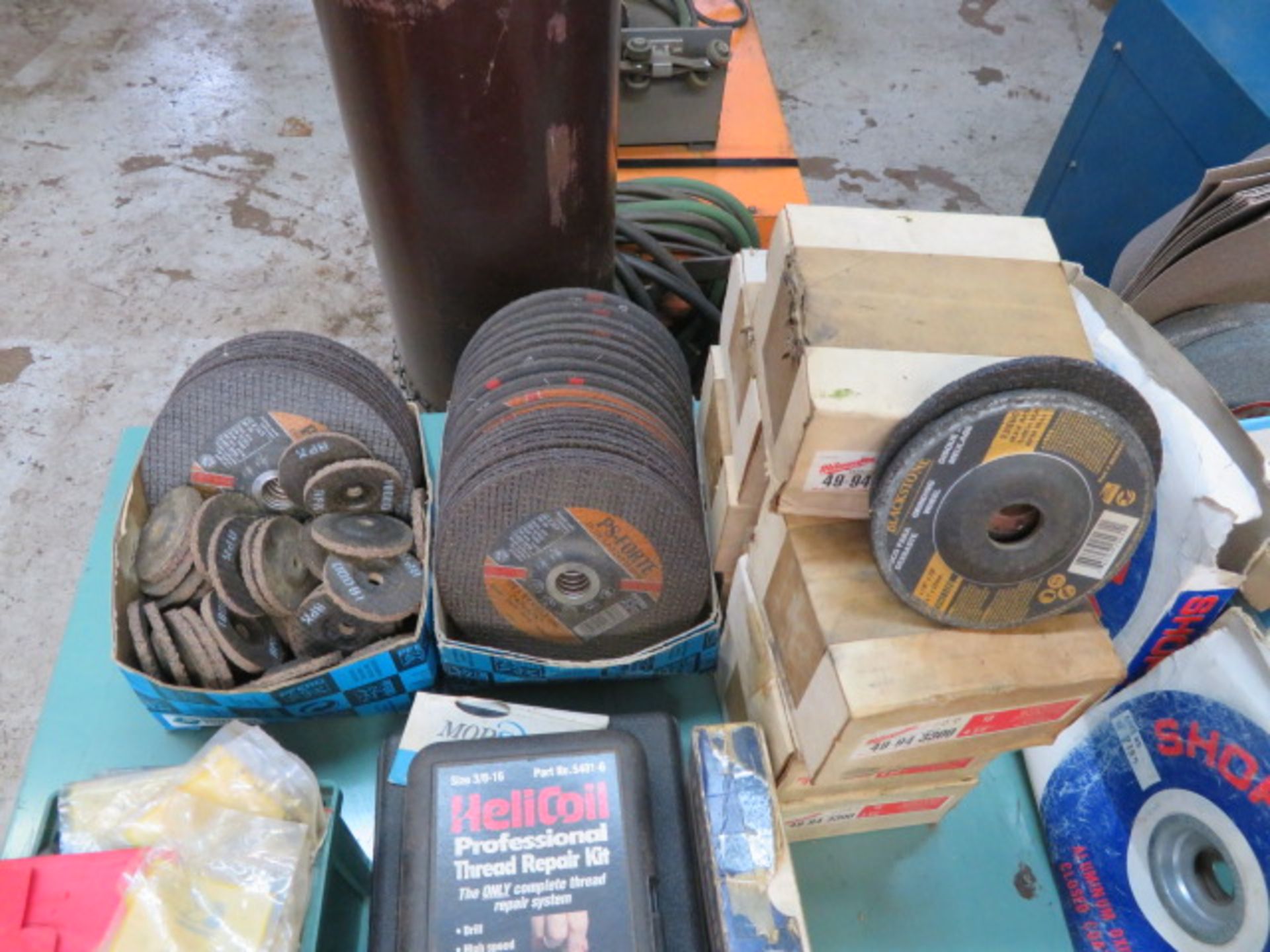 ASSORTED HELICOIL ACCESSORIES, KNURLING ROLLS, KENNAMETAL TOOL PARTS AND ASSORTED GRINDING WHEELS - Image 2 of 3