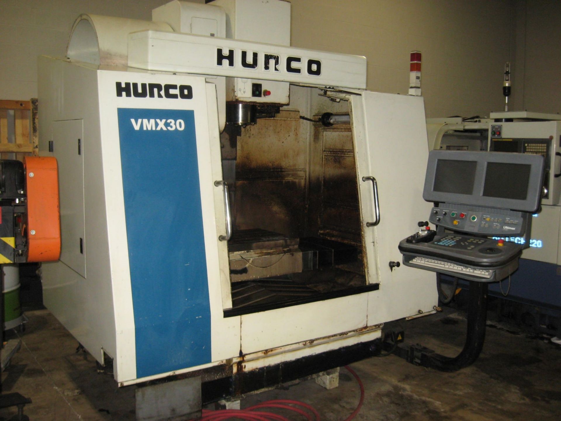 2002 HURCO VMX30 CNC VERTICAL MACHINING CENTER, M34206005072CFA, ULTIMAX CONTROL, 3D MOLD (Ivyland)
