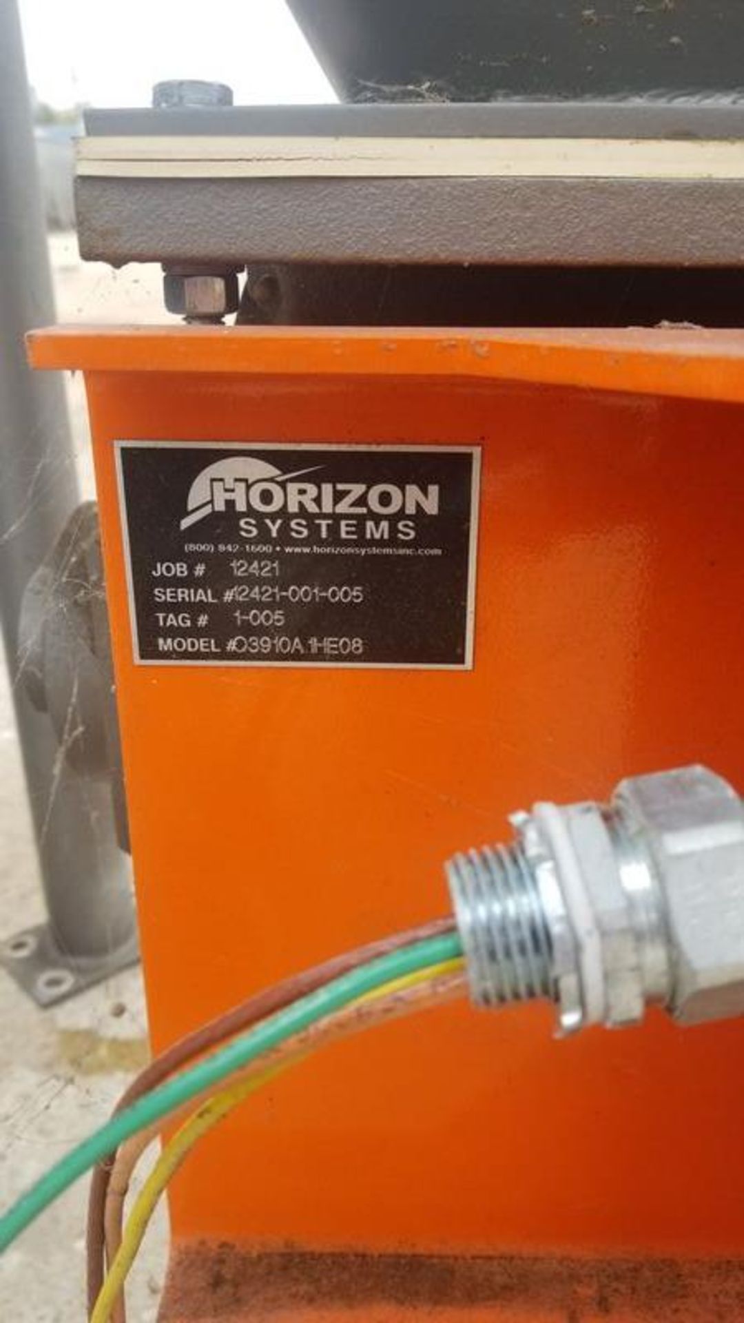 Horizon Airlock and small bag house. Used only 3-weeks. Like new. Top flange-mounted 1.5hp fan 208- - Image 4 of 7