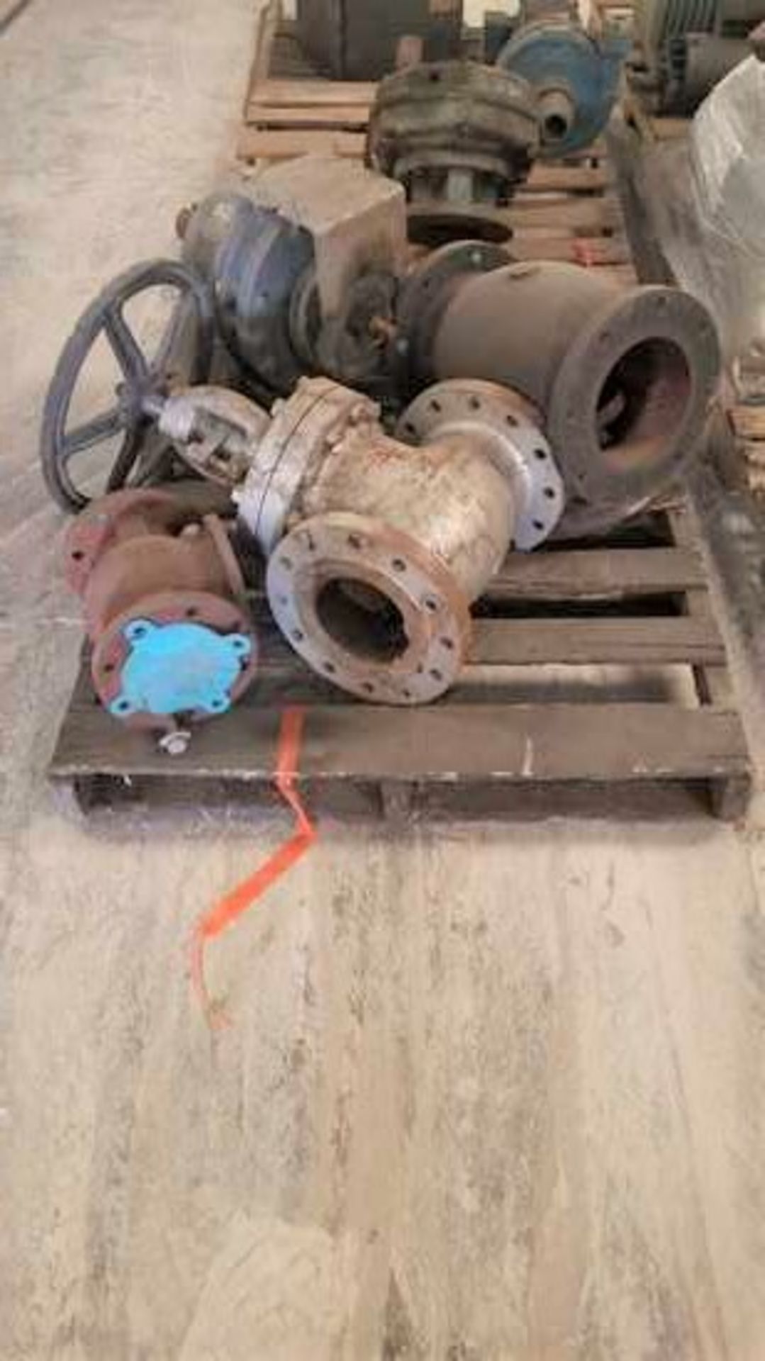 Various Pumps, Gearboxes, Valves - Bild 2 aus 7