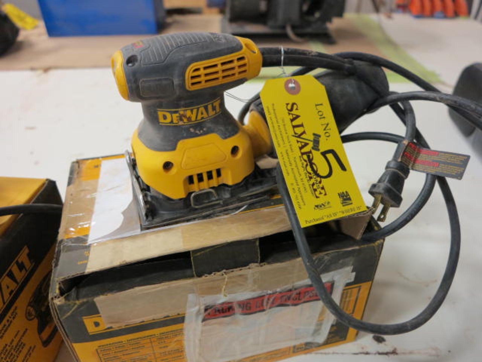 1/4 Sheet Dewalt Sander