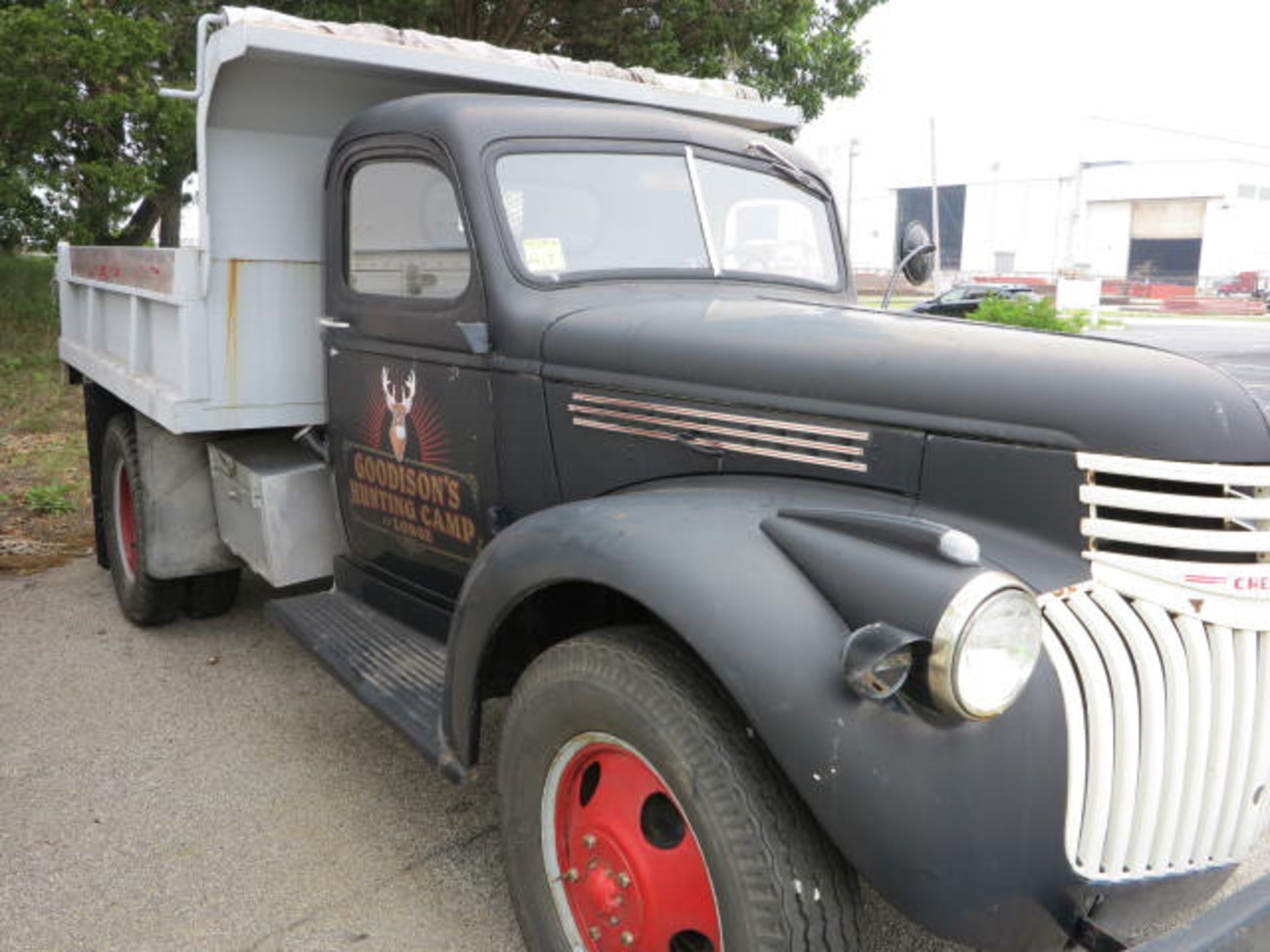 1946 Chevrolet Dump Truck,VIN 46845 6 Cylinder Inline Gas Engine Cooper Super Road Master 7.50-20 - Image 17 of 24