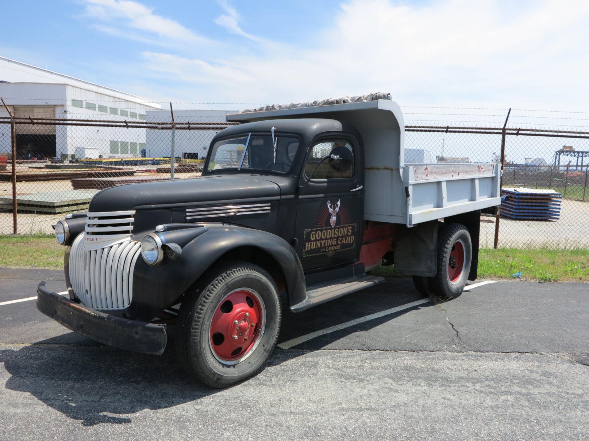 1946 Chevrolet Dump Truck,VIN 46845 6 Cylinder Inline Gas Engine Cooper Super Road Master 7.50-20 - Image 3 of 24