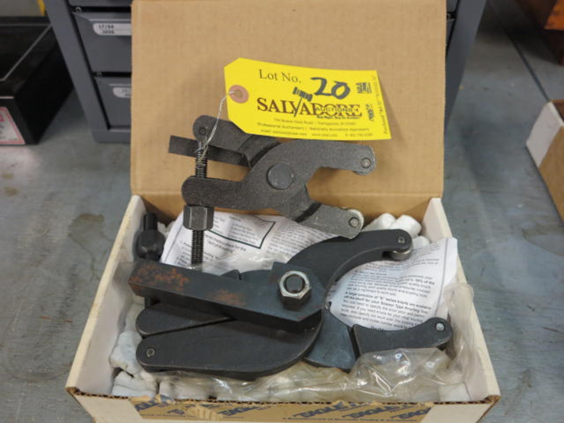 (2) Knurl Craft Scissor Type Knurl Tools 2'' and 4'' Capacity Location: Elmco Tool 3 Peter Rd