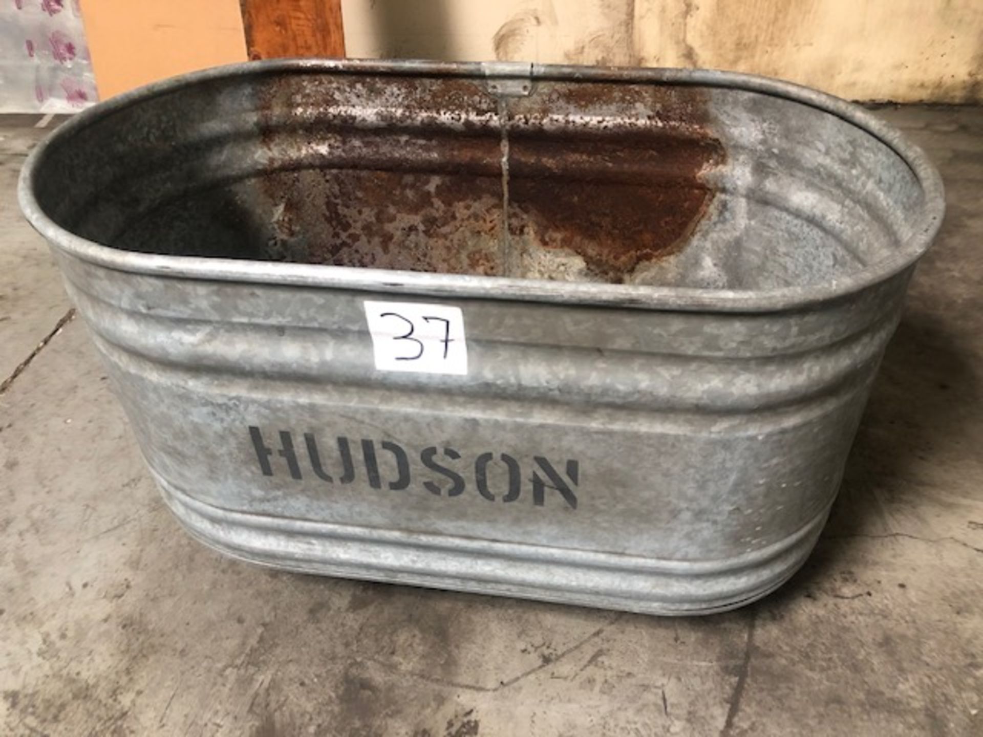 Hudson 107 Gallon Troff