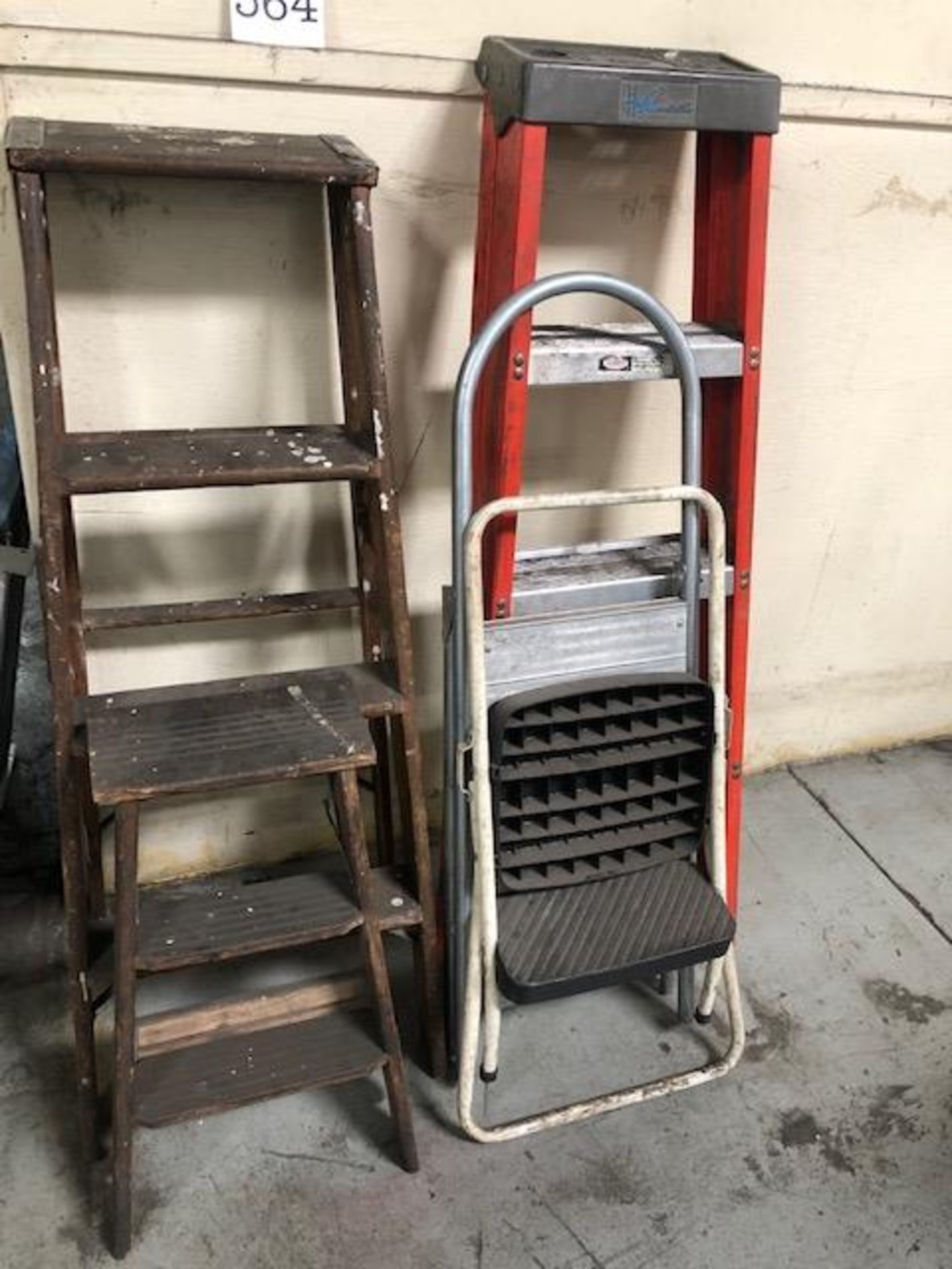 Miscellaneous Ladders - Image 2 of 2