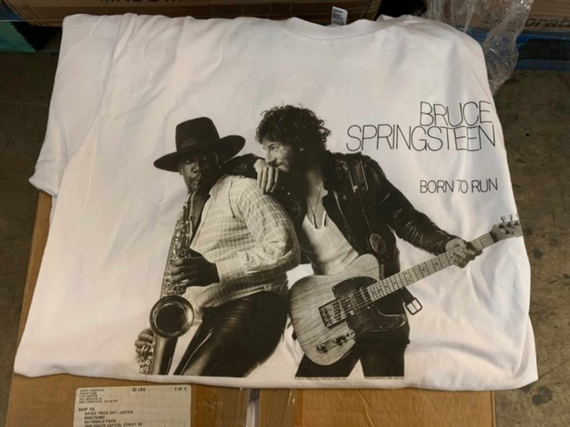 BRUCE SPRINGSTEEN ''BORN TO RUN'' WHITE T-SHIRTS - 66- LARGE / 31- EXTRA LARGE - Image 2 of 3