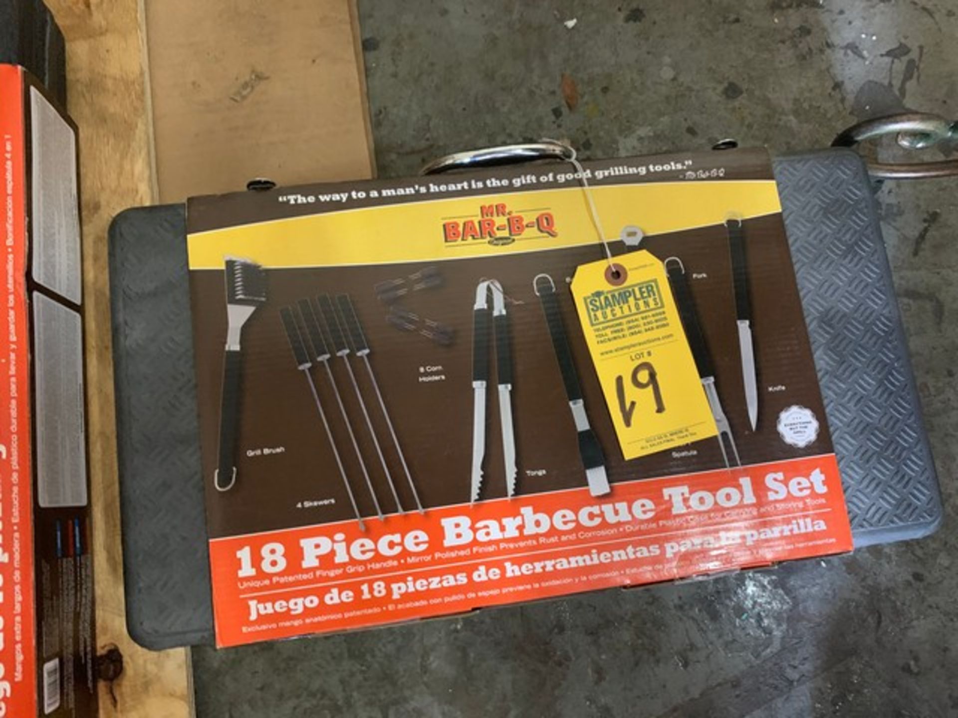 MR BBQ TOOLS IN CARRYING CASE (NEW IN BOX)