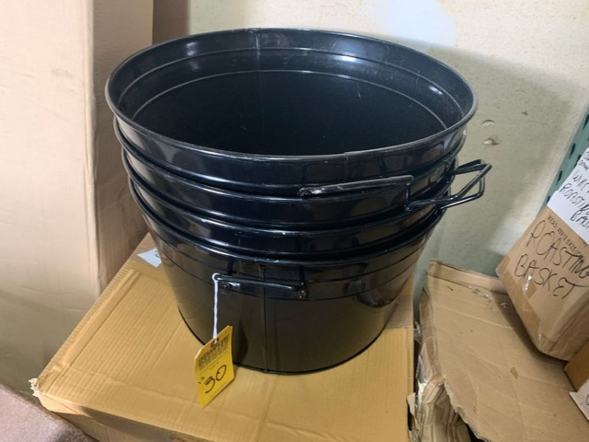 BLACK METAL TUBS - 7''W x 9.5''H