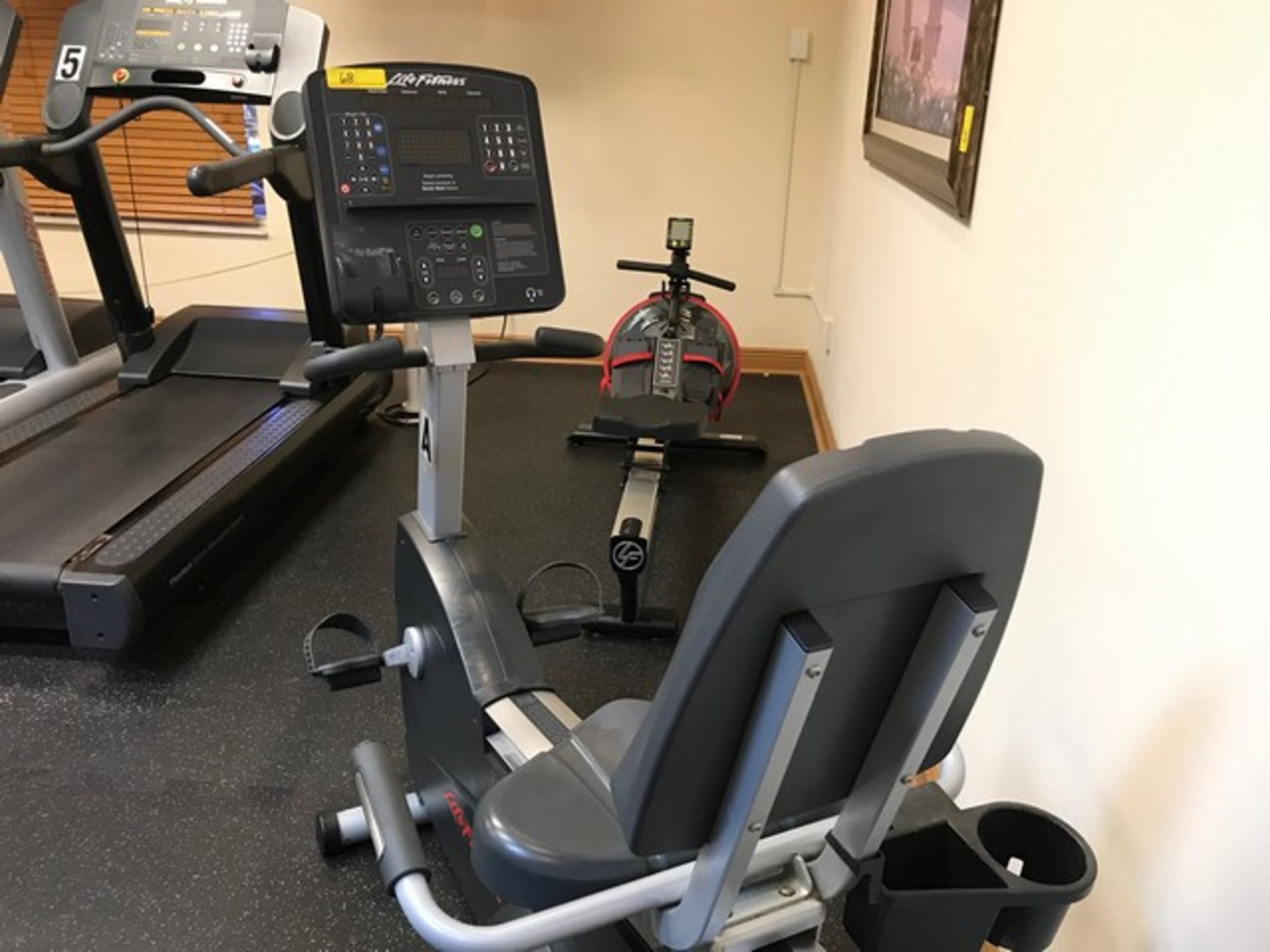 LIFE FITNESS CLSR RECUMBENT BIKE