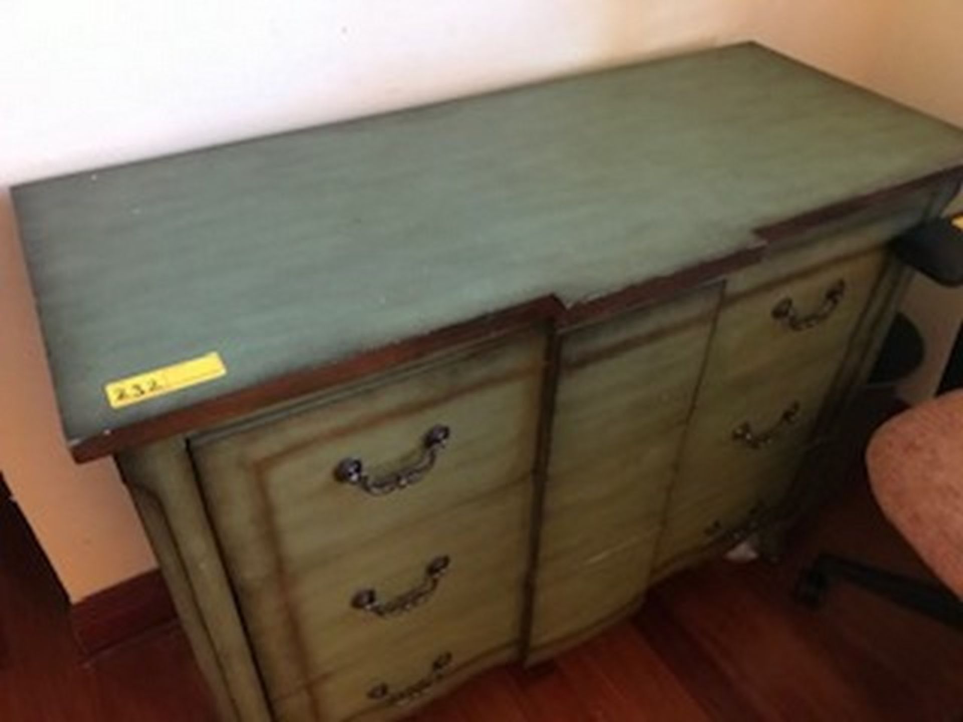 DRESSER WITH 3 DRAWERS