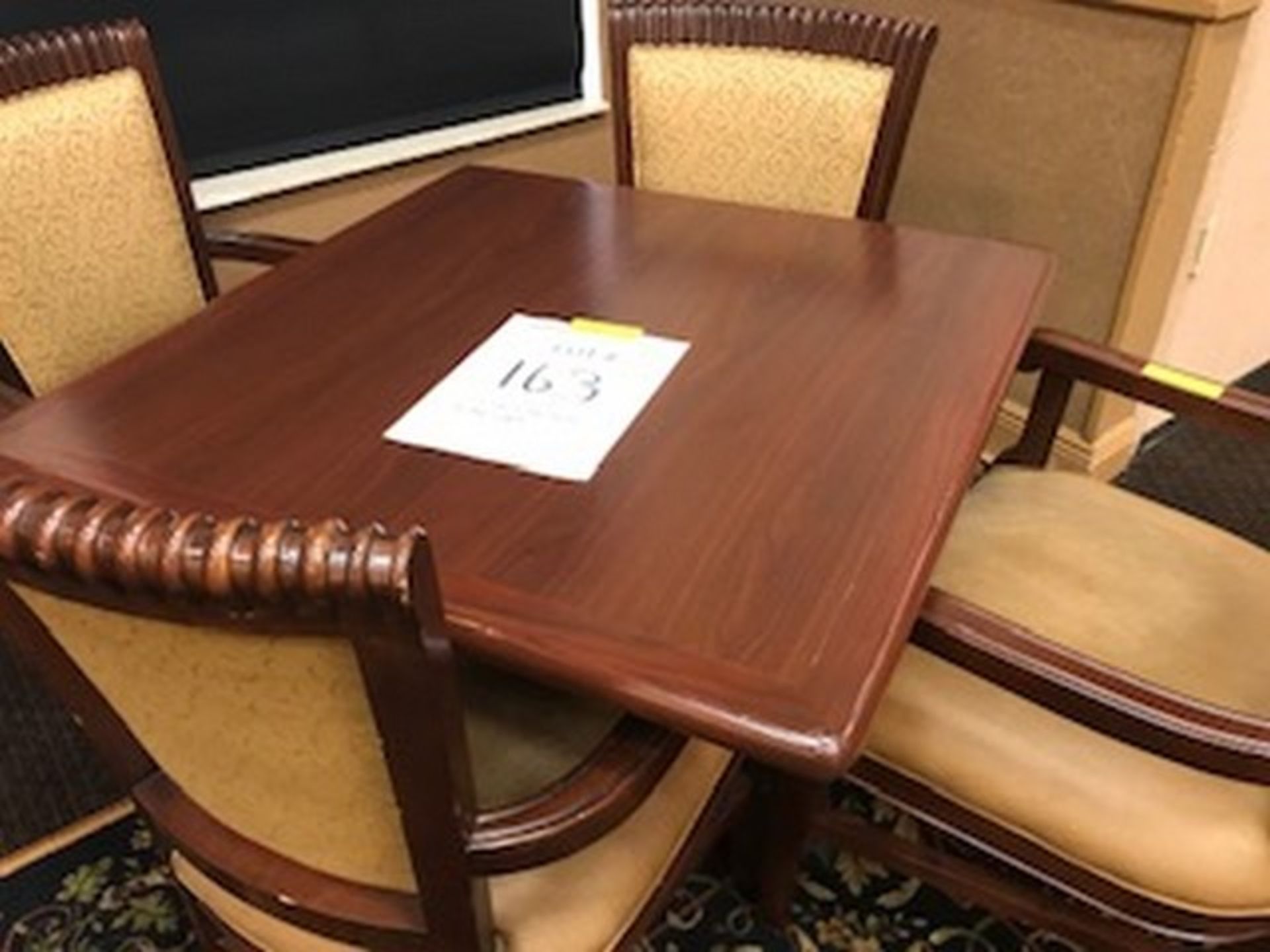 SQUARE TABLE (35 3/4'') WITH 4 GOLD EMBOSSED FABRIC WITH WOOD CHAIRS