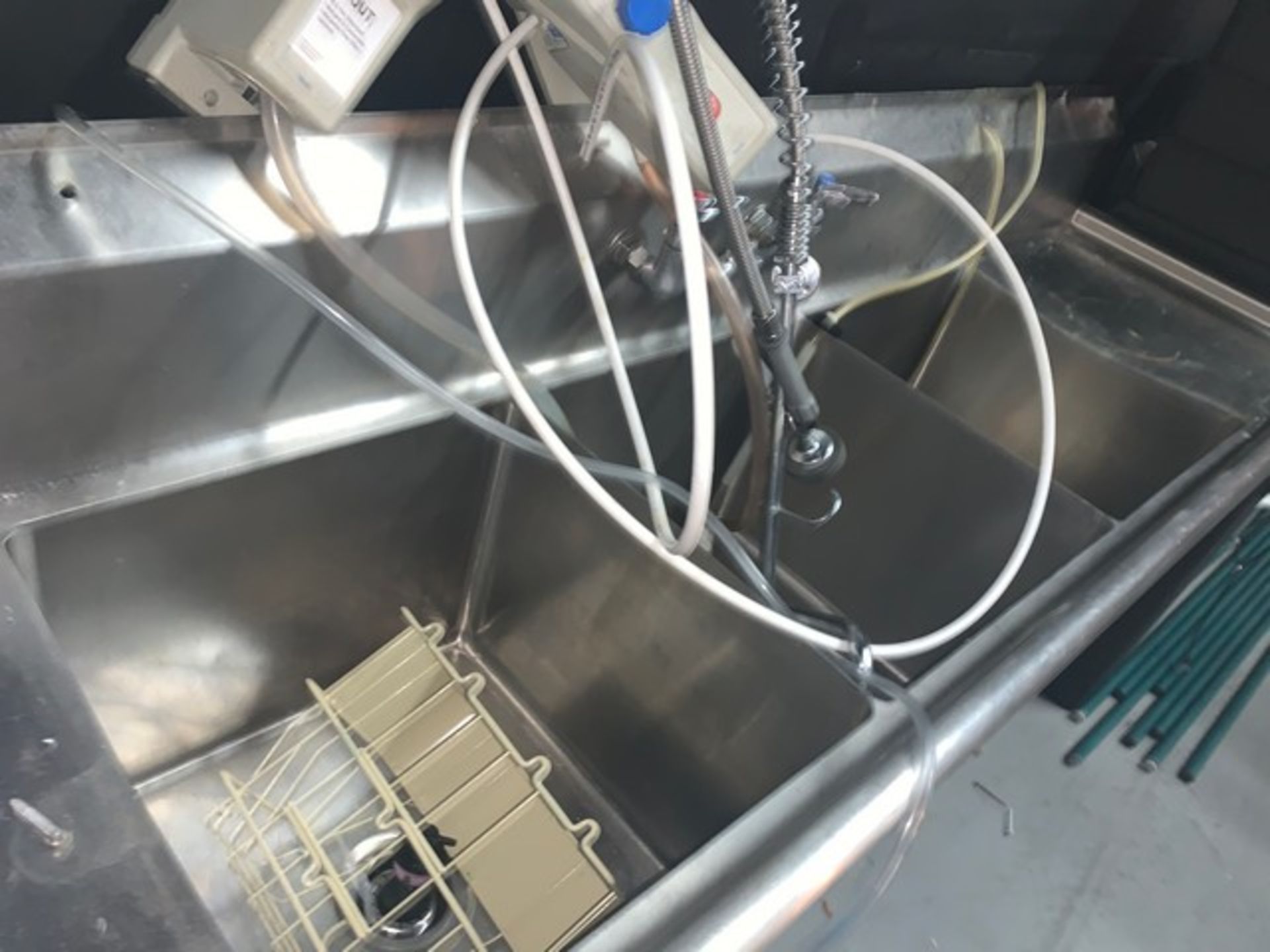 3-HOLE STAINLESS STEEL SINK WITH ECOLAB SOAP SYSTEM & PRESSURE NOZZLE - Image 2 of 2
