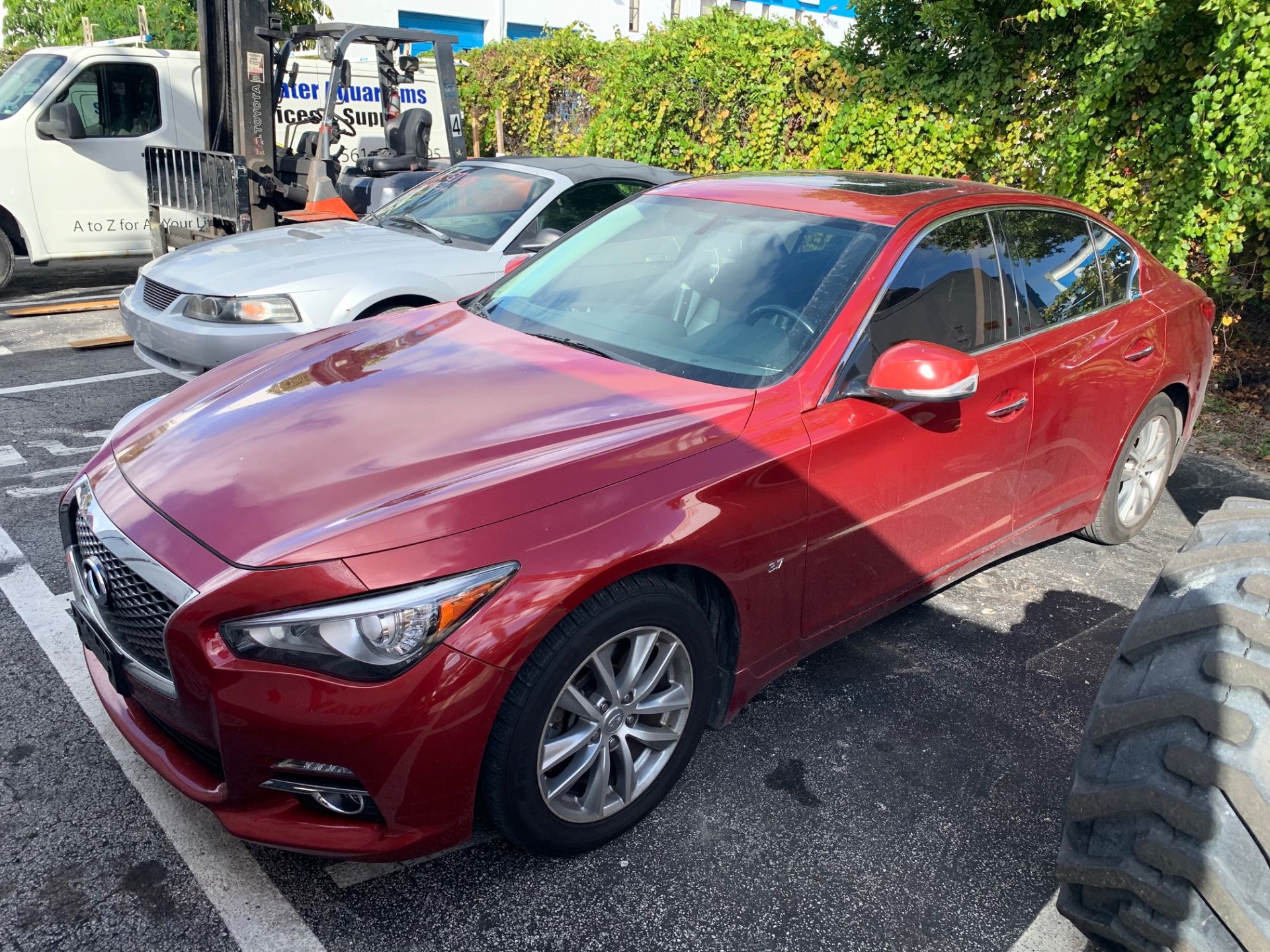 2015 INFINITI Q50 AWD 3.7 PREMIUM - VIN #JN1BV7ARXFM391064 - RED - LEATHER INTERIOR - SUN ROOF - - Image 2 of 10