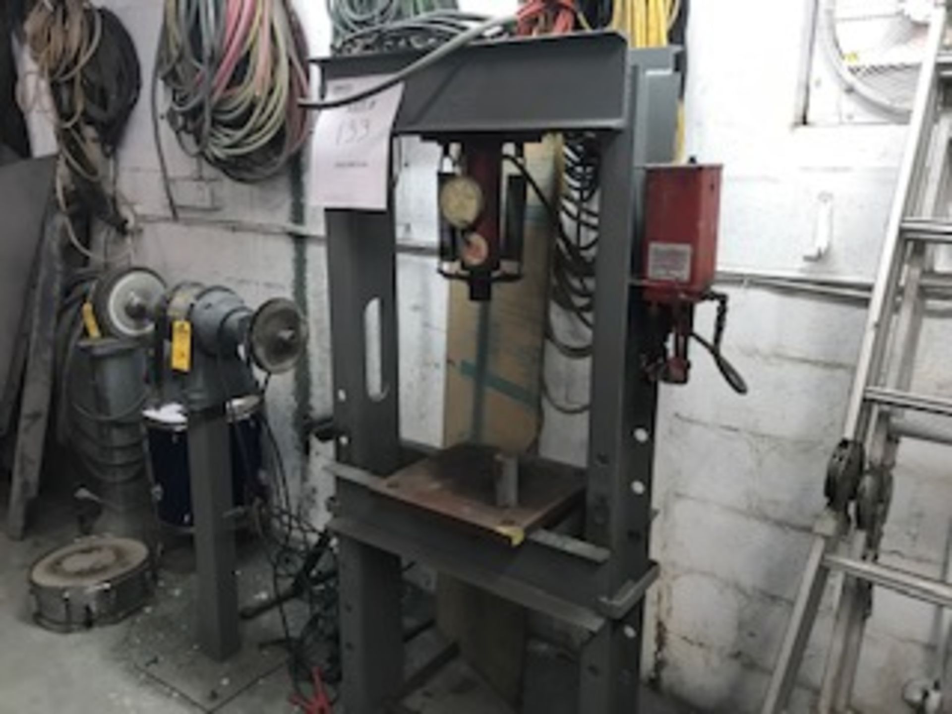 HYDRAULIC PRESS