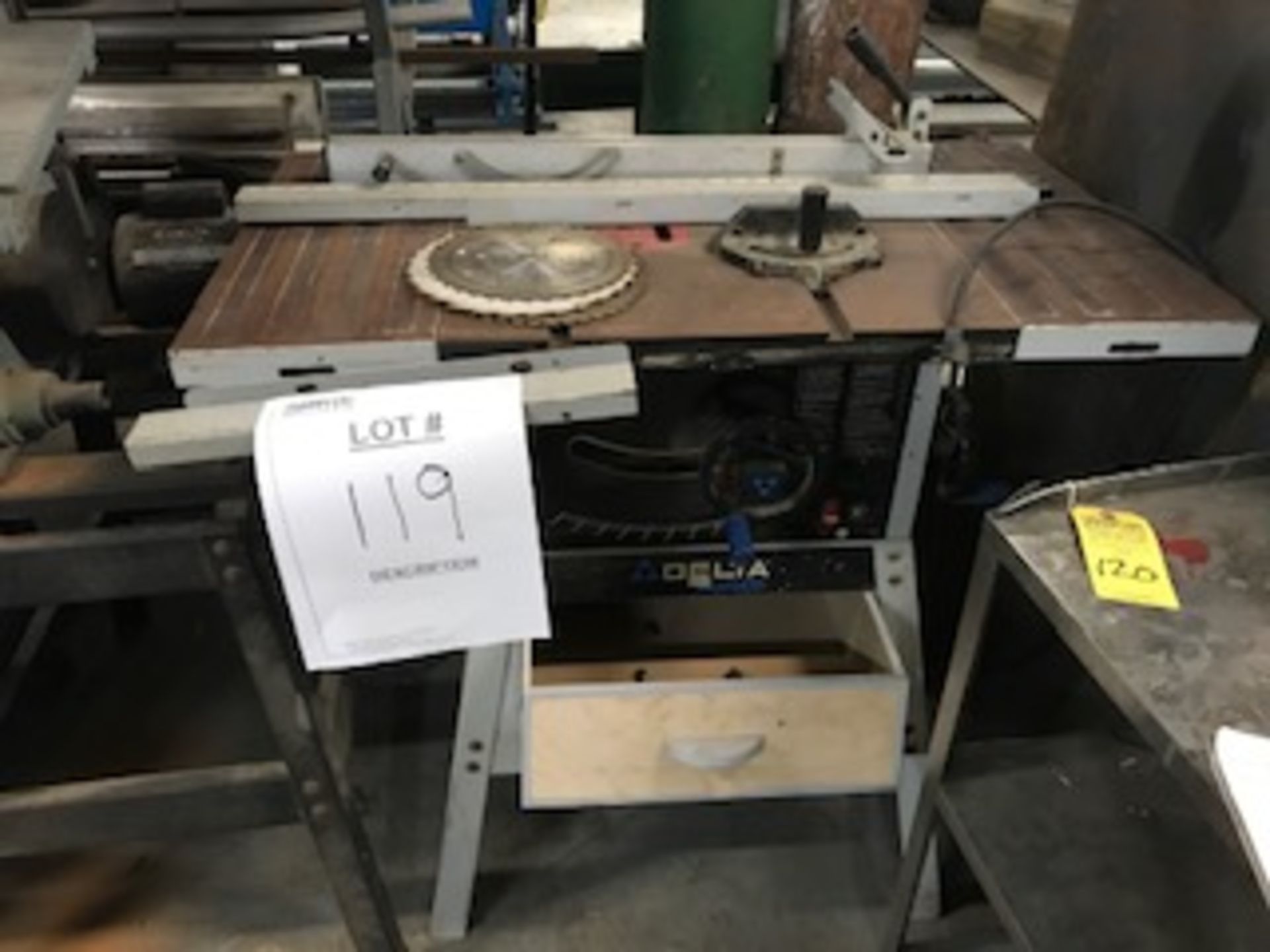 DELTA SHOP MASTER TABLE SAW WITH RAILS