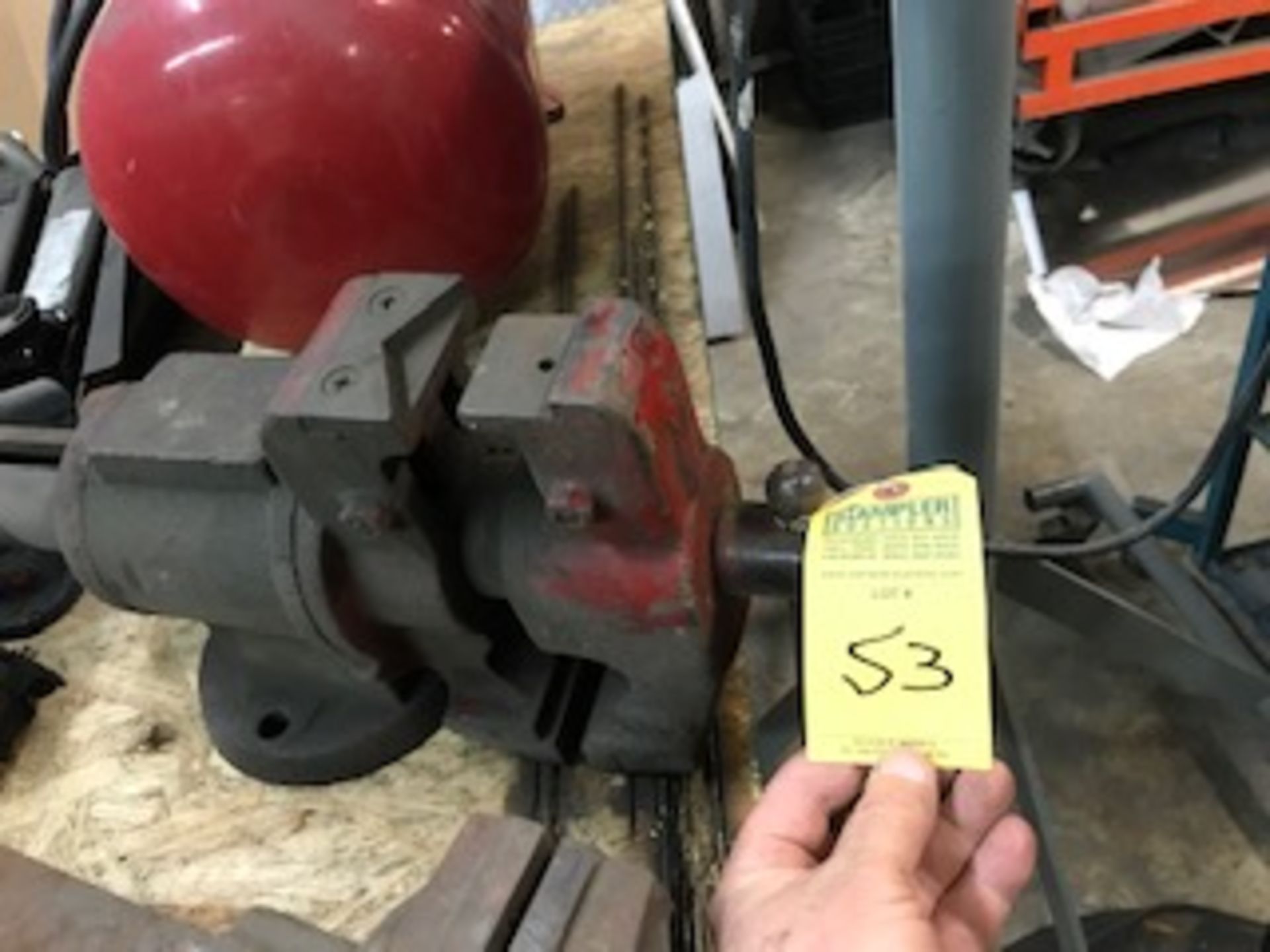 LARGE RED VISE