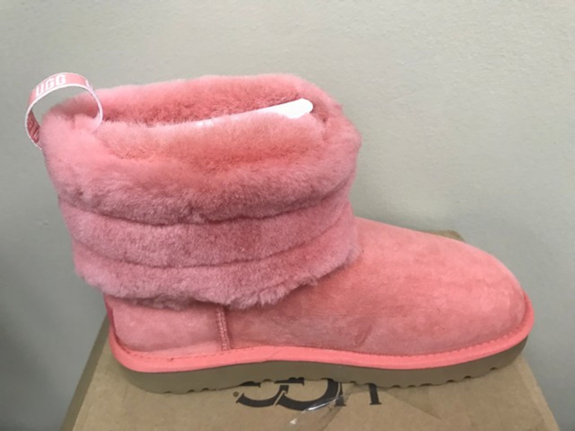 PAIR ASSORTED UGG BOOTS - LADIES / SIZE 5, 6, 9 & 11 - Image 4 of 4