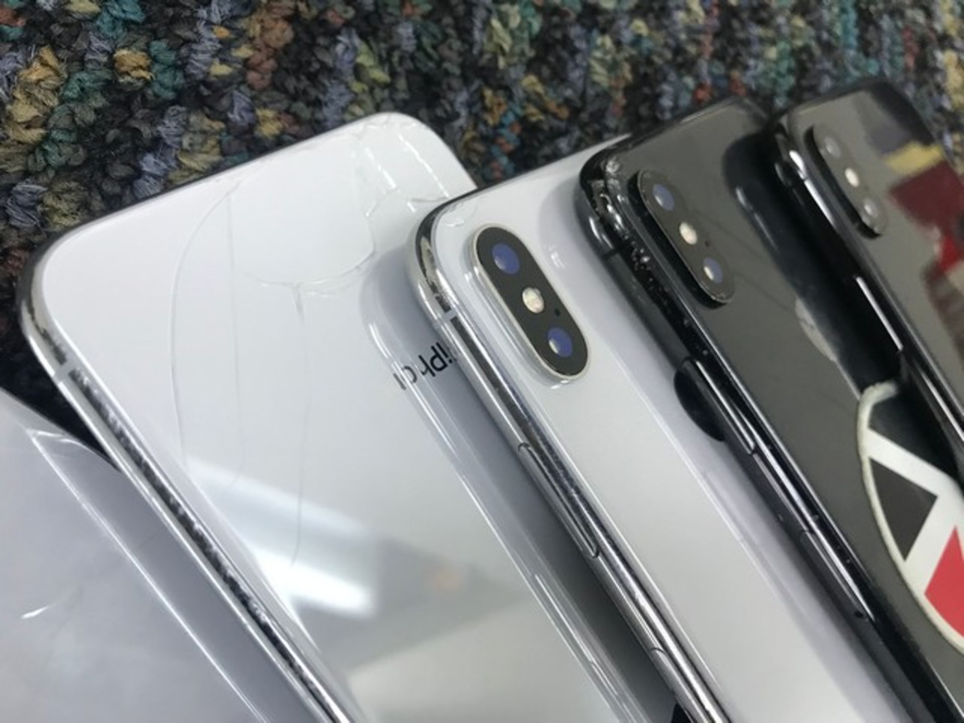 IPHONE 10XS MAX - ASSORTED COLORS - Image 2 of 3