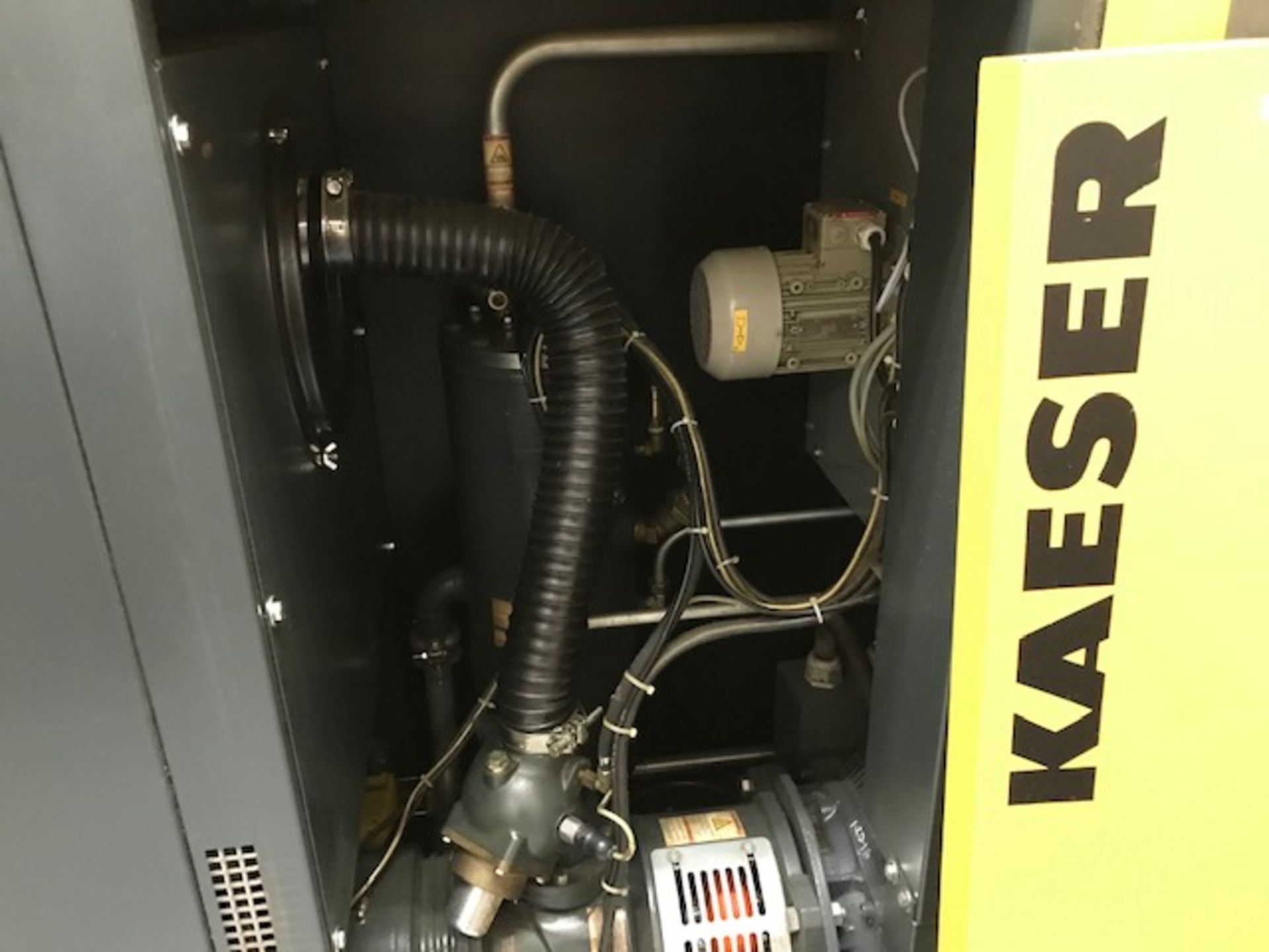 KAESER ASD-30T SIGMA ROTARY SCREW AIR COMPRESSOR - 30HP / 3-PHASE / YEAR 2010 - SERIAL No. 1296 - Image 3 of 4