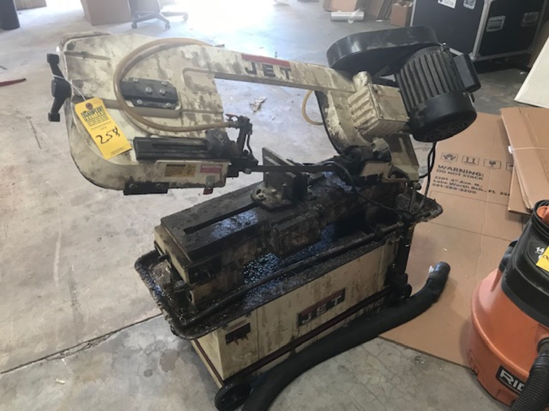 JET 3/4HP HORIZONTAL BAND SAW ON WHEELS